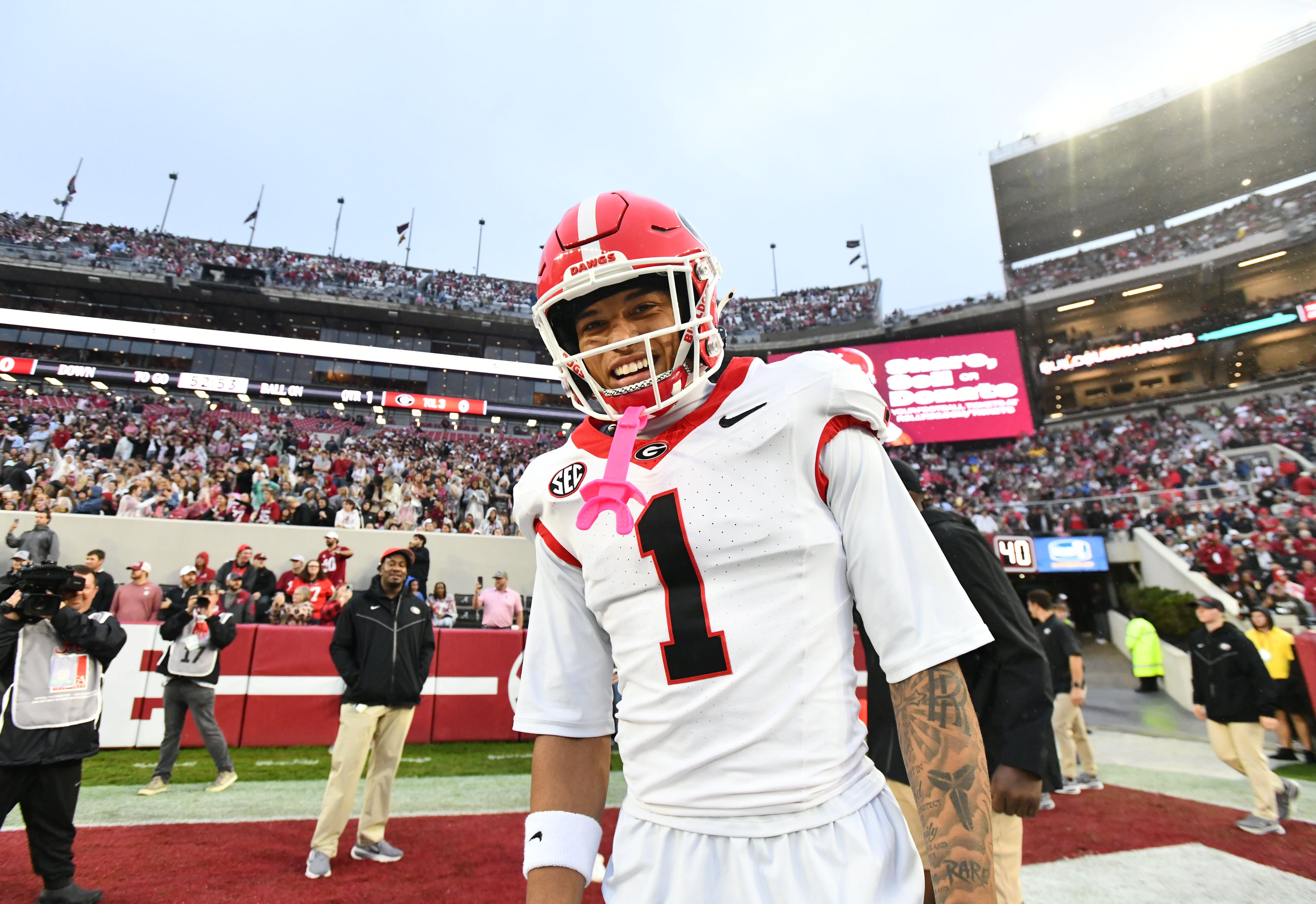 Georgia wide receiver Talyn Taylor reacts as he and other players take the field for pregame warmups before an NCAA football game against Alabama at Bryant-Denny Stadium on Saturday, Oct. 10, 2026, in Tuscaloosa, Alabama. (Hyosub Shin/AJC)
