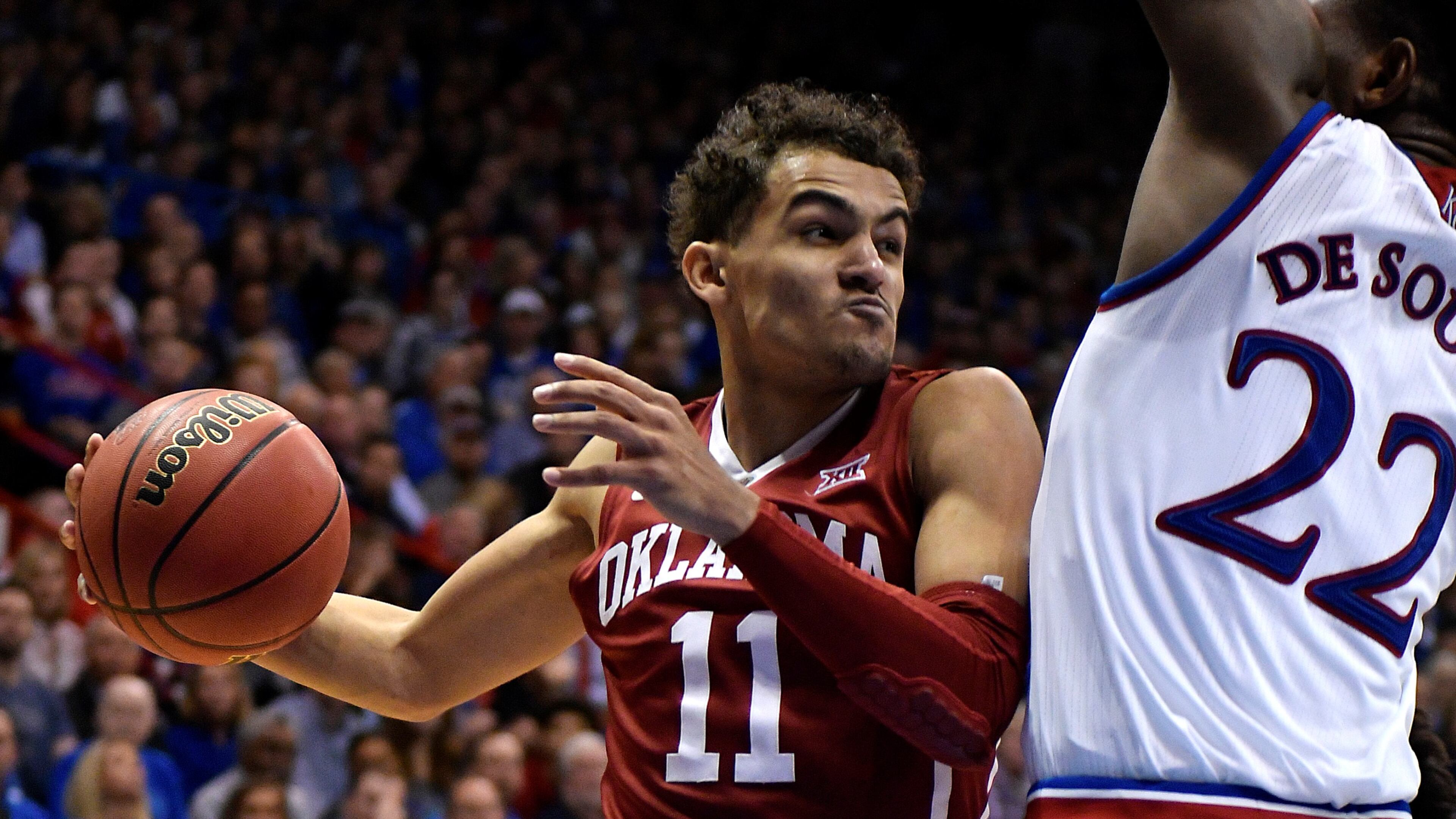 Current Hawks guard Trae Young during a 2018 game between his Oklahoma Sooners and the Kansas Jayhawks.