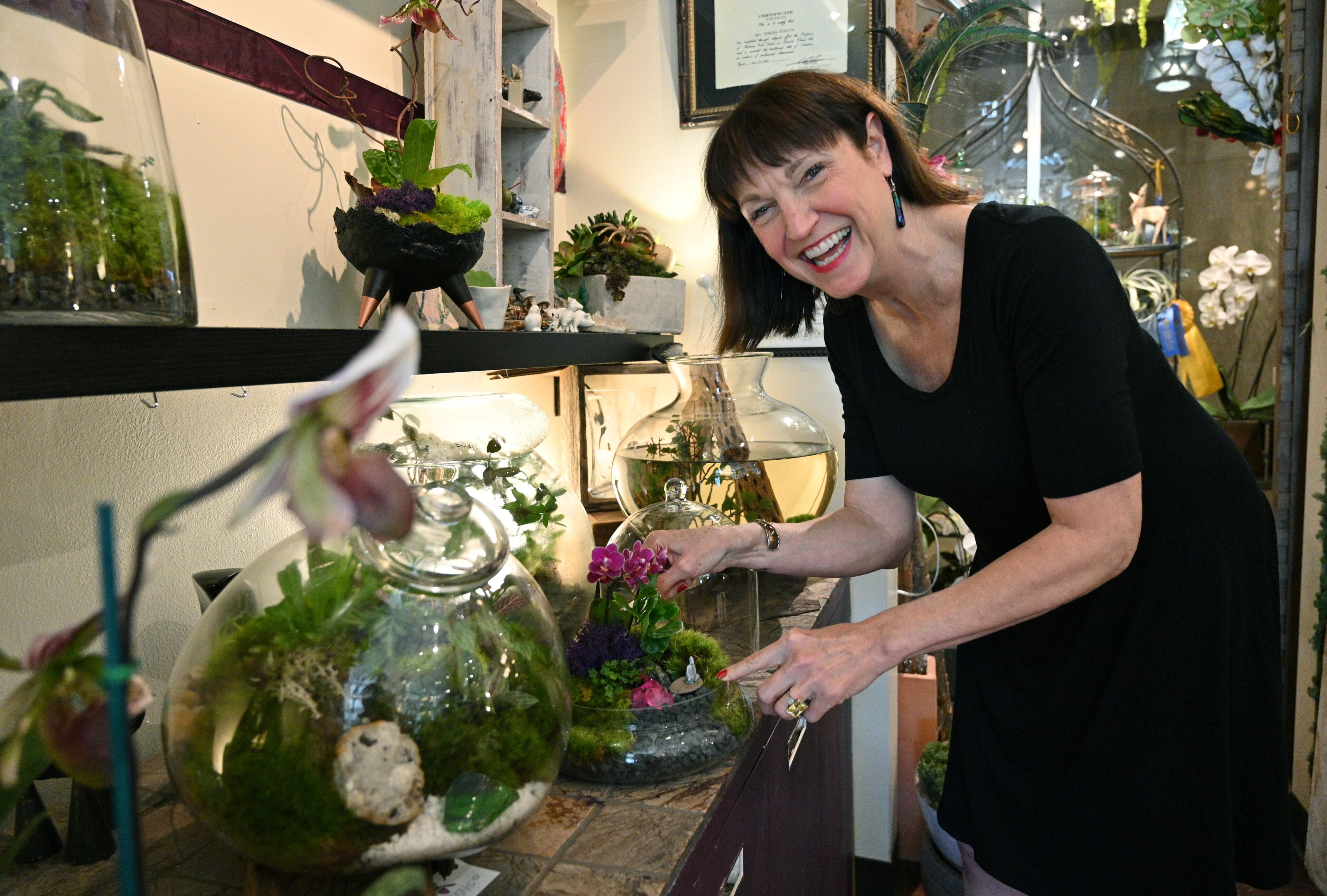 May 2, 2020 Atlanta - Terry Furuta, owner and florist arranges a terrarium at Terry Furuta Floral Designs in Buckhead on Saturday, May 2, 2020. (Hyosub Shin / Hyosub.Shin@ajc.com)