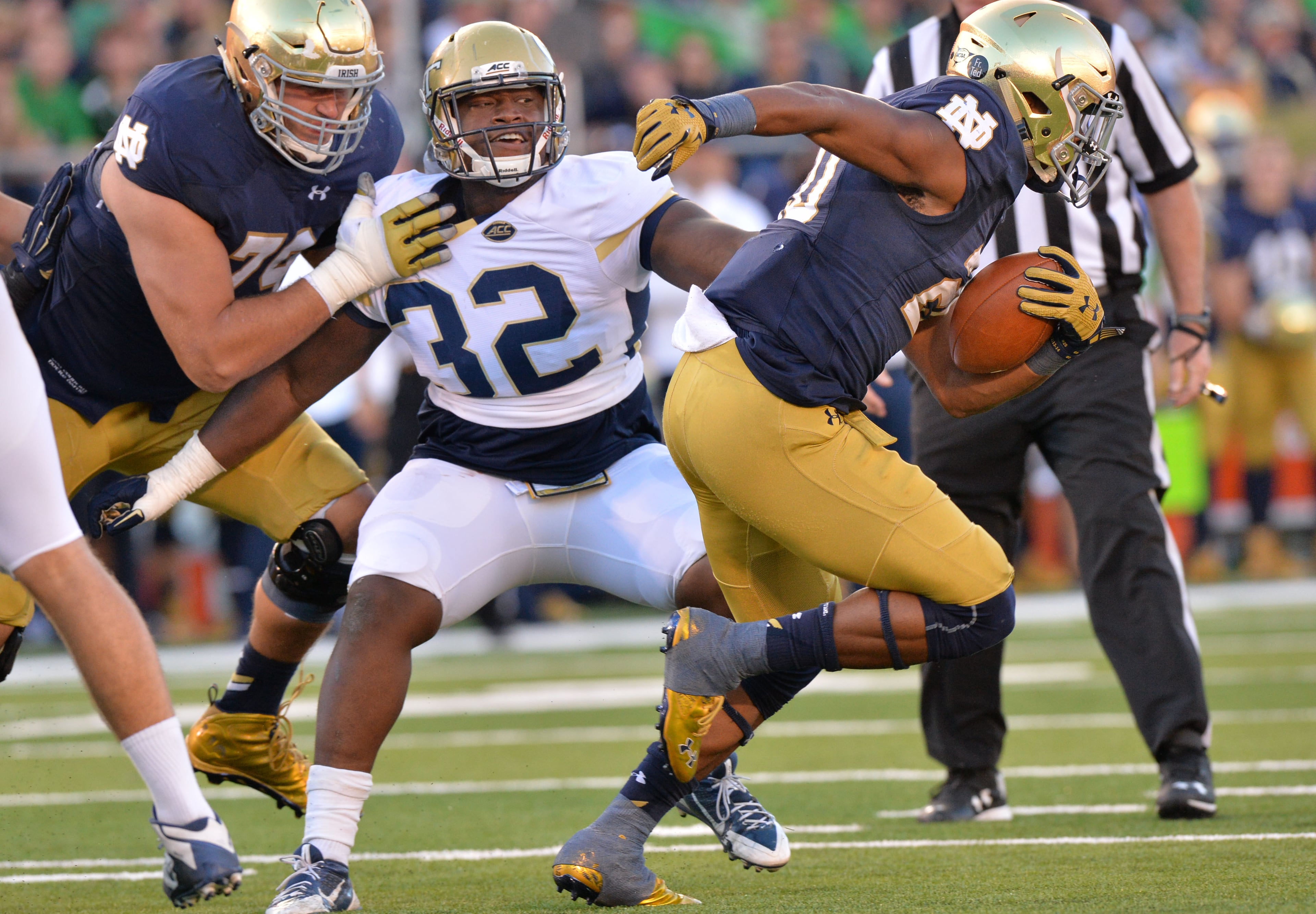 Notre Dame running back C.J. Prosise ran for 203 yards against Georgia Tech, 91 of them on this carry in the fourth quarter. HYOSUB SHIN / HSHIN@AJC.COM