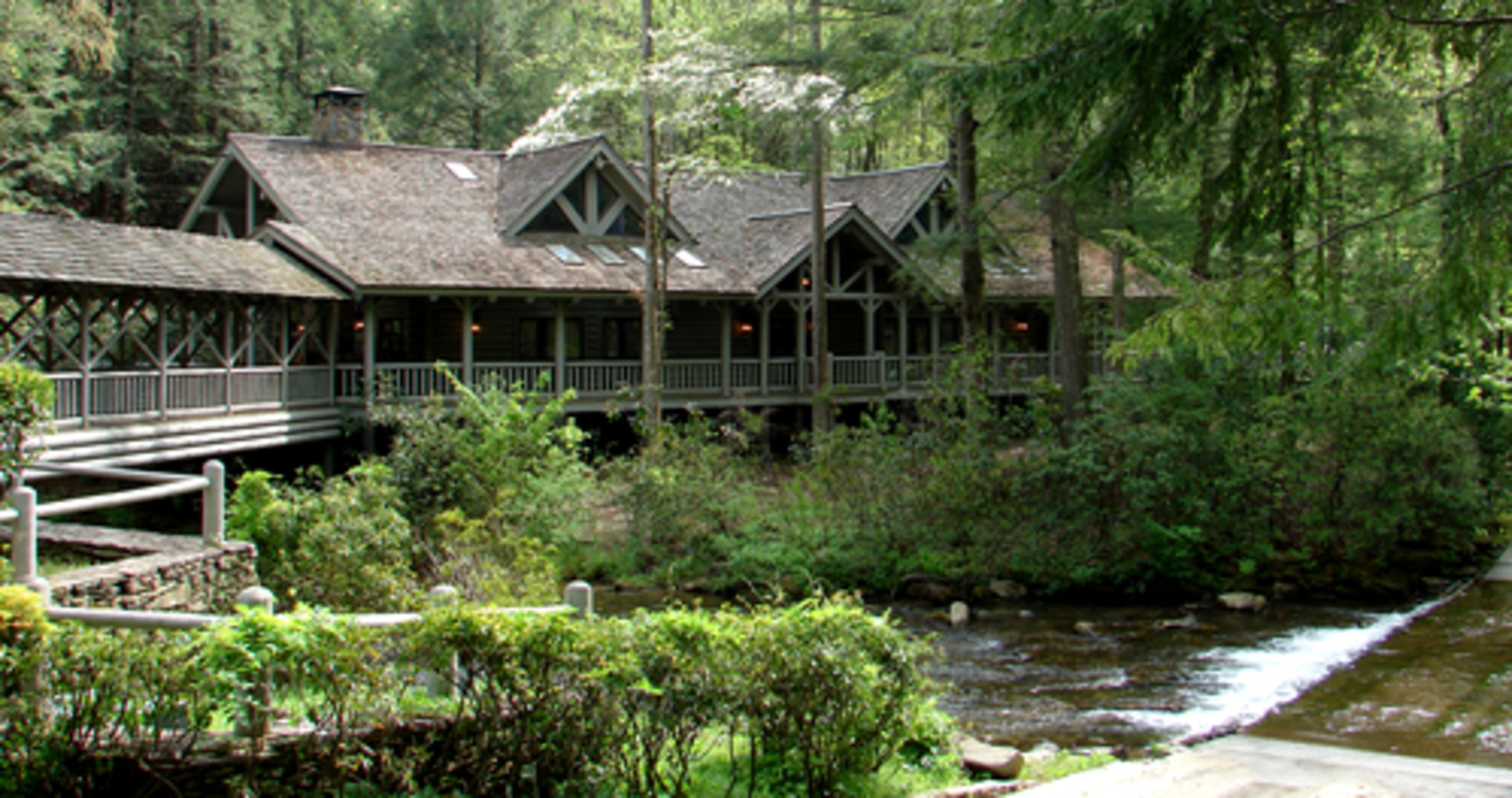 Wealthy newspaper owner Charles A. Smithgall Jr. assembled the acreage in the 1980s and in 1994 sold the White County tract to the state for $10.8 million, half its appraised value of $21.6 million.