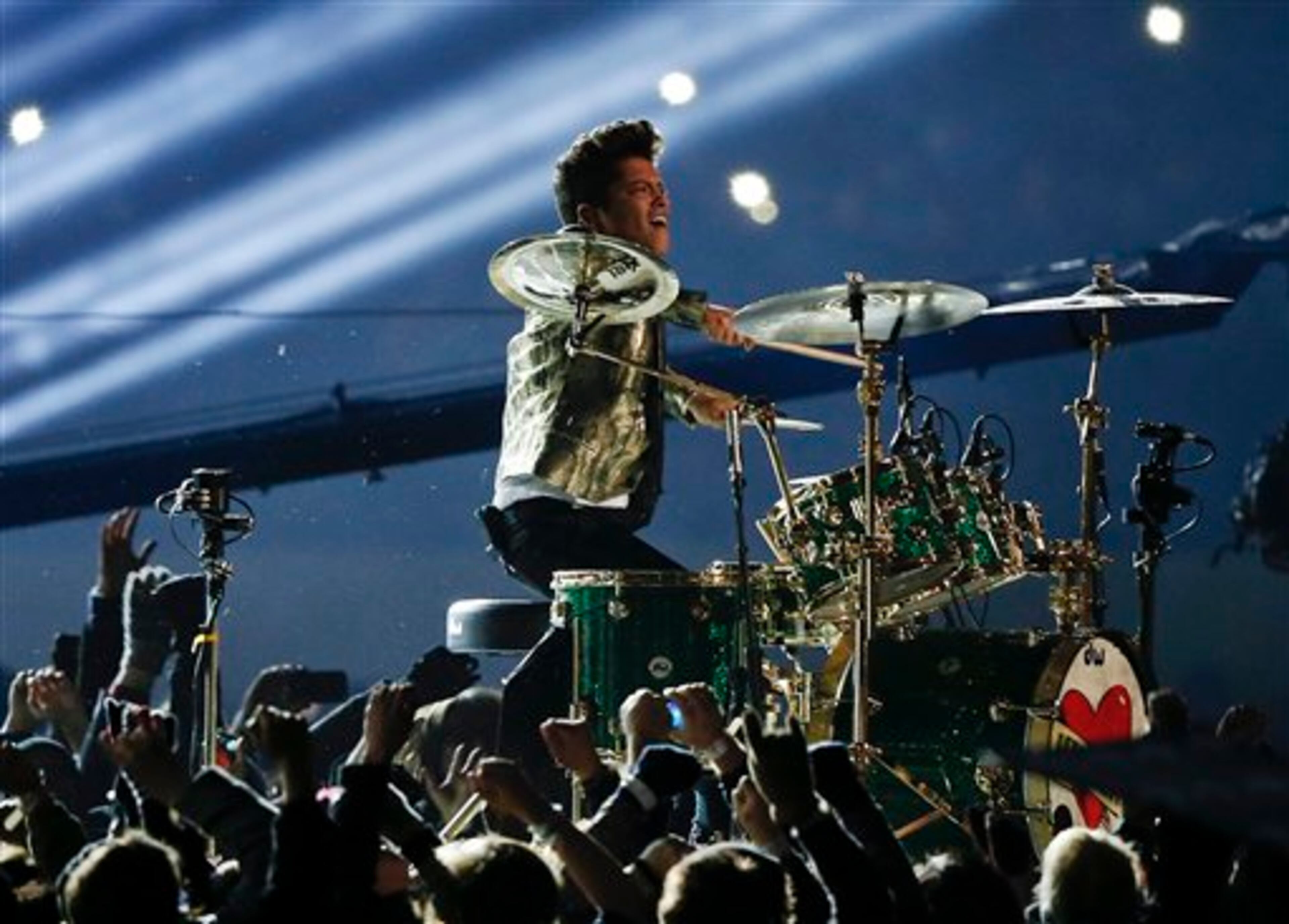 Bruno Mars performs during the halftime show of the NFL Super Bowl XLVIII football game between the Seattle Seahawks and the Denver Broncos, Sunday, Feb. 2, 2014, in East Rutherford, N.J. (AP Photo/Kathy Willens)