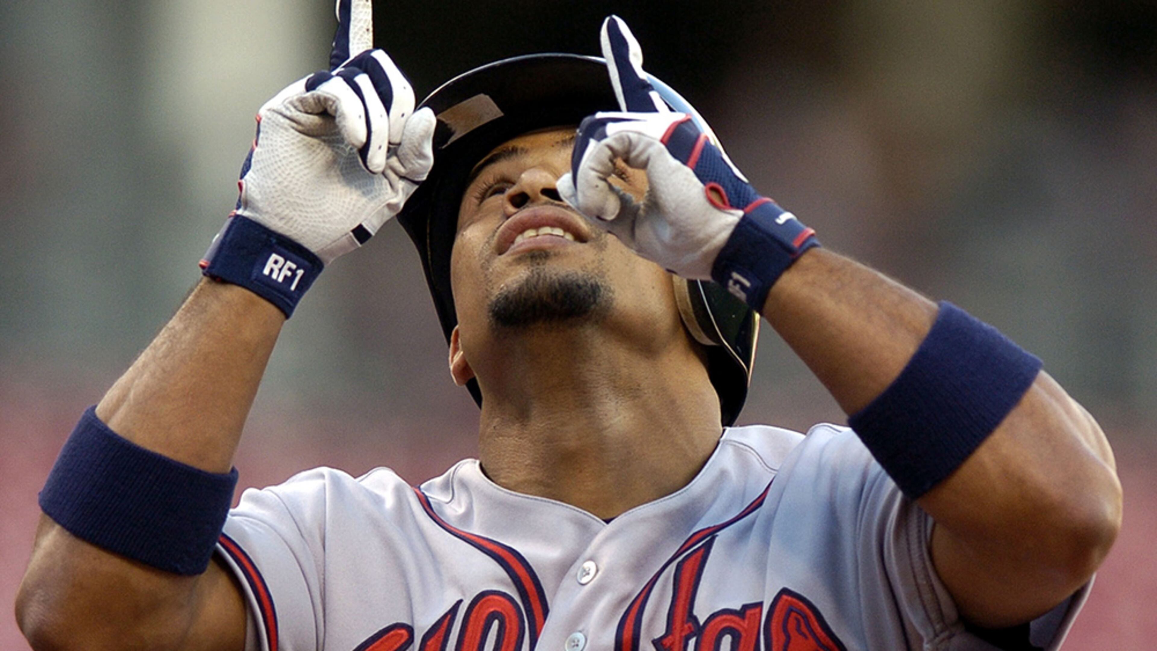 Former shortstop Rafael Furcal is among the Braves expected to sign autographs at Turner Field this weekend.