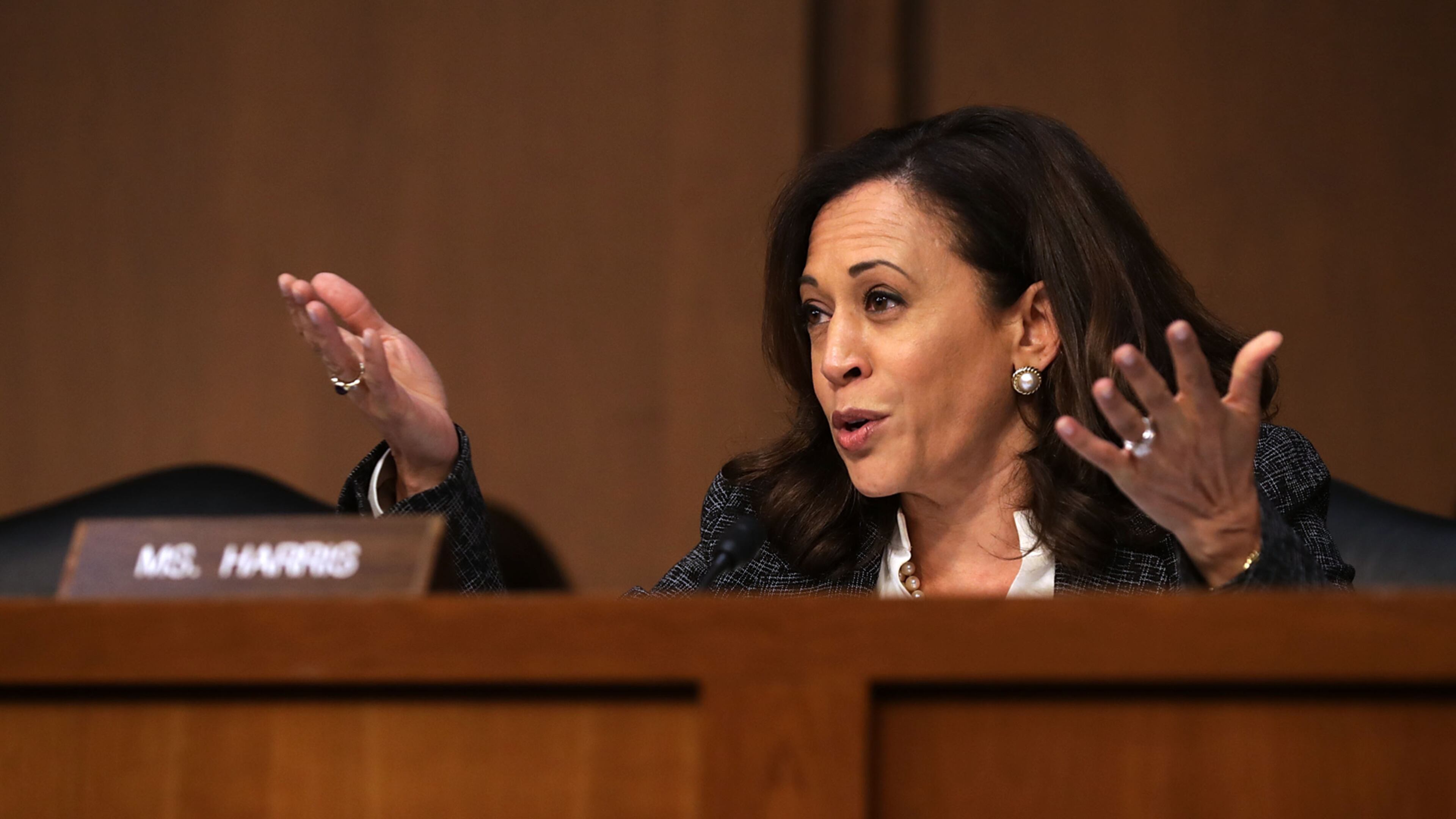 WASHINGTON, DC - JUNE 08: Sen. Kamala Harris (D-CA) questions former FBI Director James Comey during a hearing of the Senate Intelligence Committee in the Hart Senate Office Building on Capitol Hill June 8, 2017 in Washington, DC. Comey said that President Donald Trump pressured him to drop the FBI's investigation into former National Security Advisor Michael Flynn and demanded Comey's loyalty during the one-on-one meetings he had with president. (Photo by Chip Somodevilla/Getty Images)