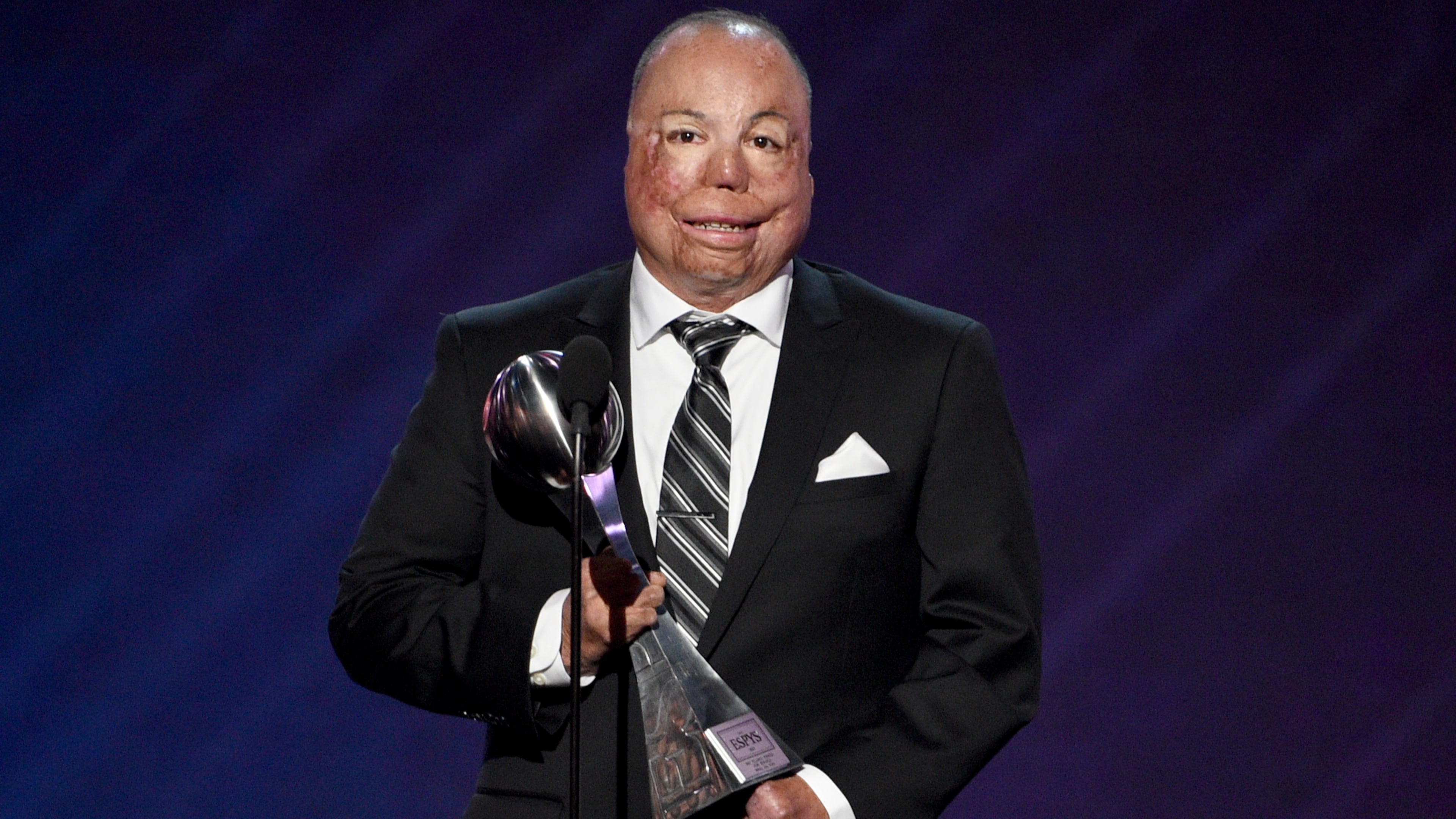 Air Force Master Sgt. Israel Del Toro Jr. accepts the Pat Tillman award for service at the ESPYS at the Microsoft Theater on Wednesday, July 12, 2017, in Los Angeles. (Photo by Chris Pizzello/Invision/AP)