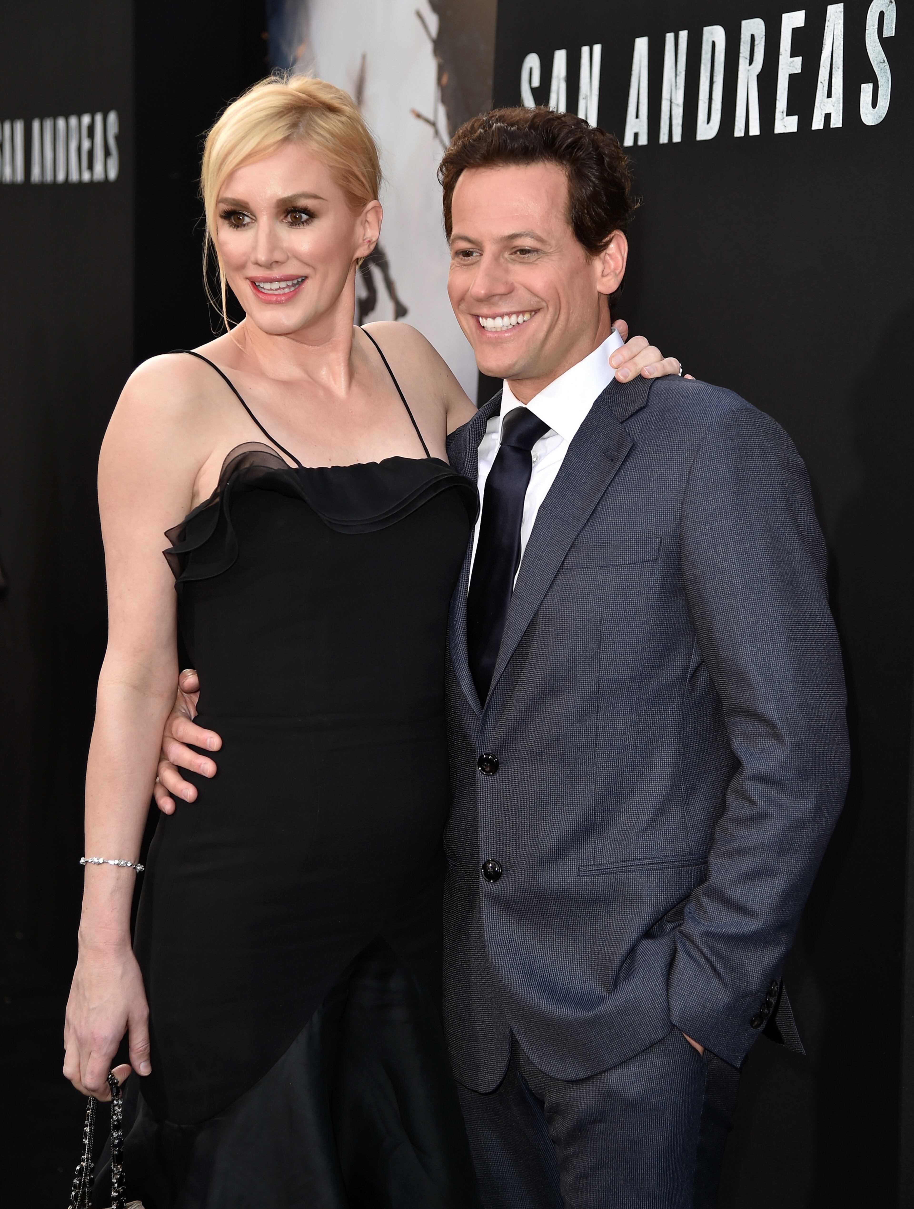HOLLYWOOD, CA - MAY 26: Actors Alice Evans (L) and Ioan Gruffudd arrive at the premiere of Warner Bros. Pictures' "San Andreas" at TCL Chinese Theatre on May 26, 2015 in Hollywood, California. (Photo by Kevin Winter/Getty Images)