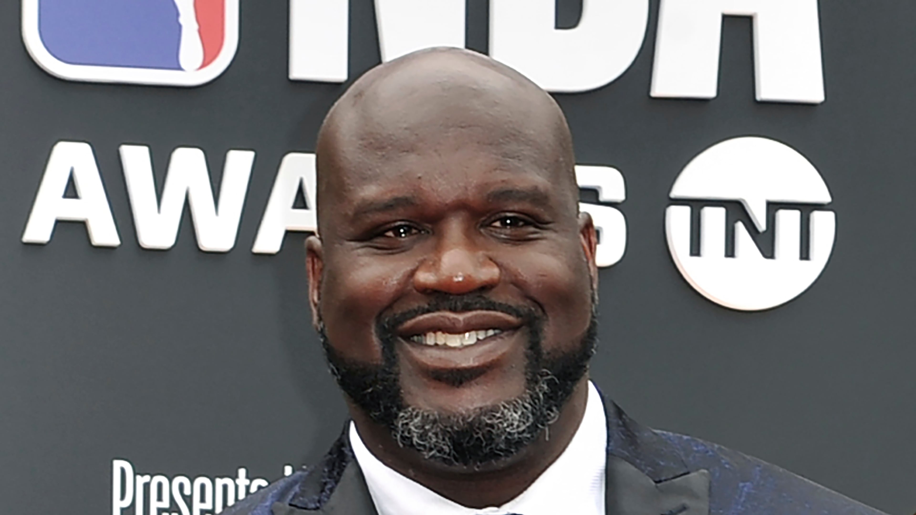 Shaquille O’Neal, who lives in the Orlando area, was traveling on Interstate 75 near Gainesville, Florida, on Monday when he saw the woman pull onto the side of the road, the Alachua County Sheriff’s Office said on a Facebook post.