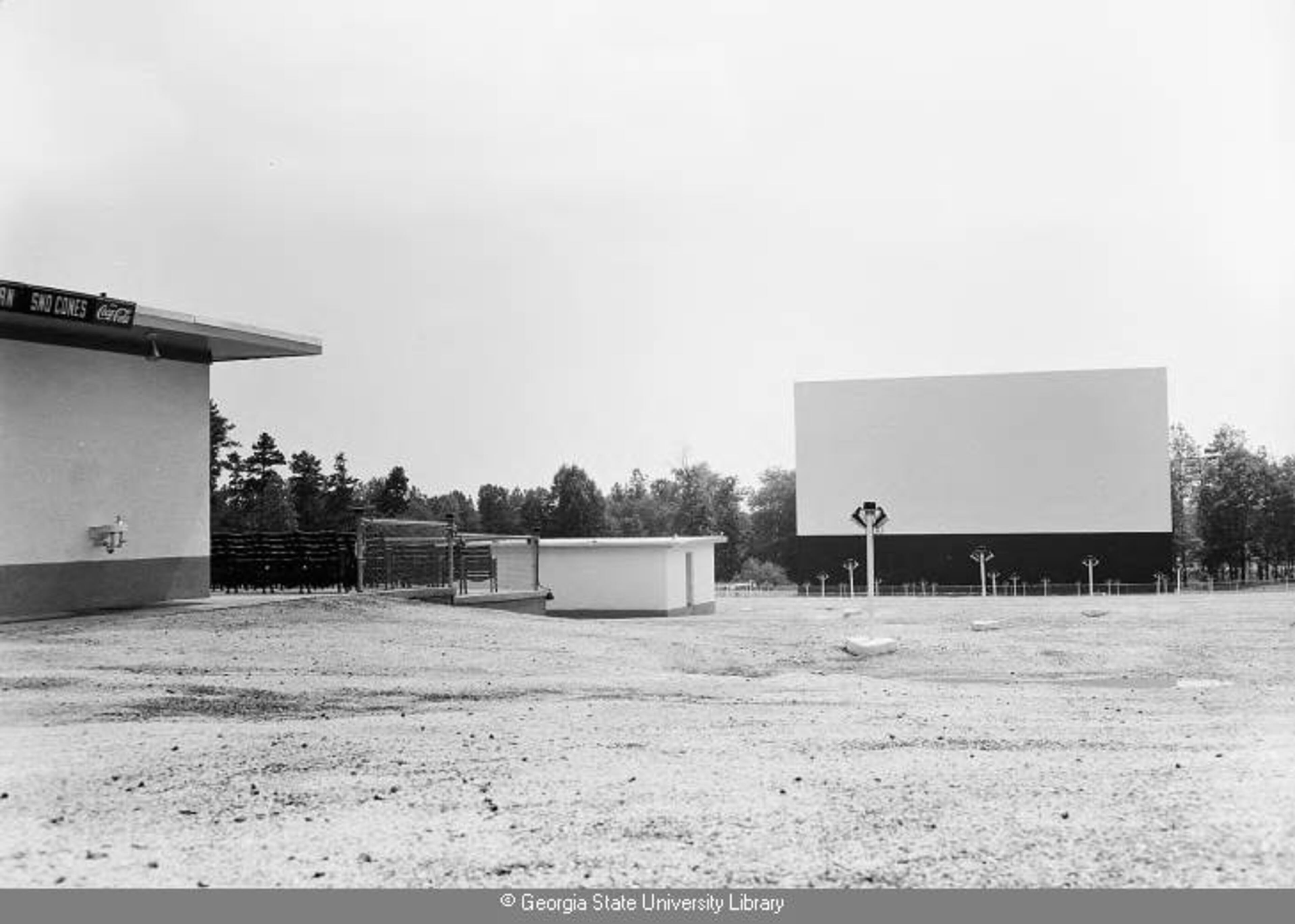 1955 -- The huge screen as seen from the South Expressway's concession stand and projection room. LANE BROS. PHOTOGRAPHS / GSU