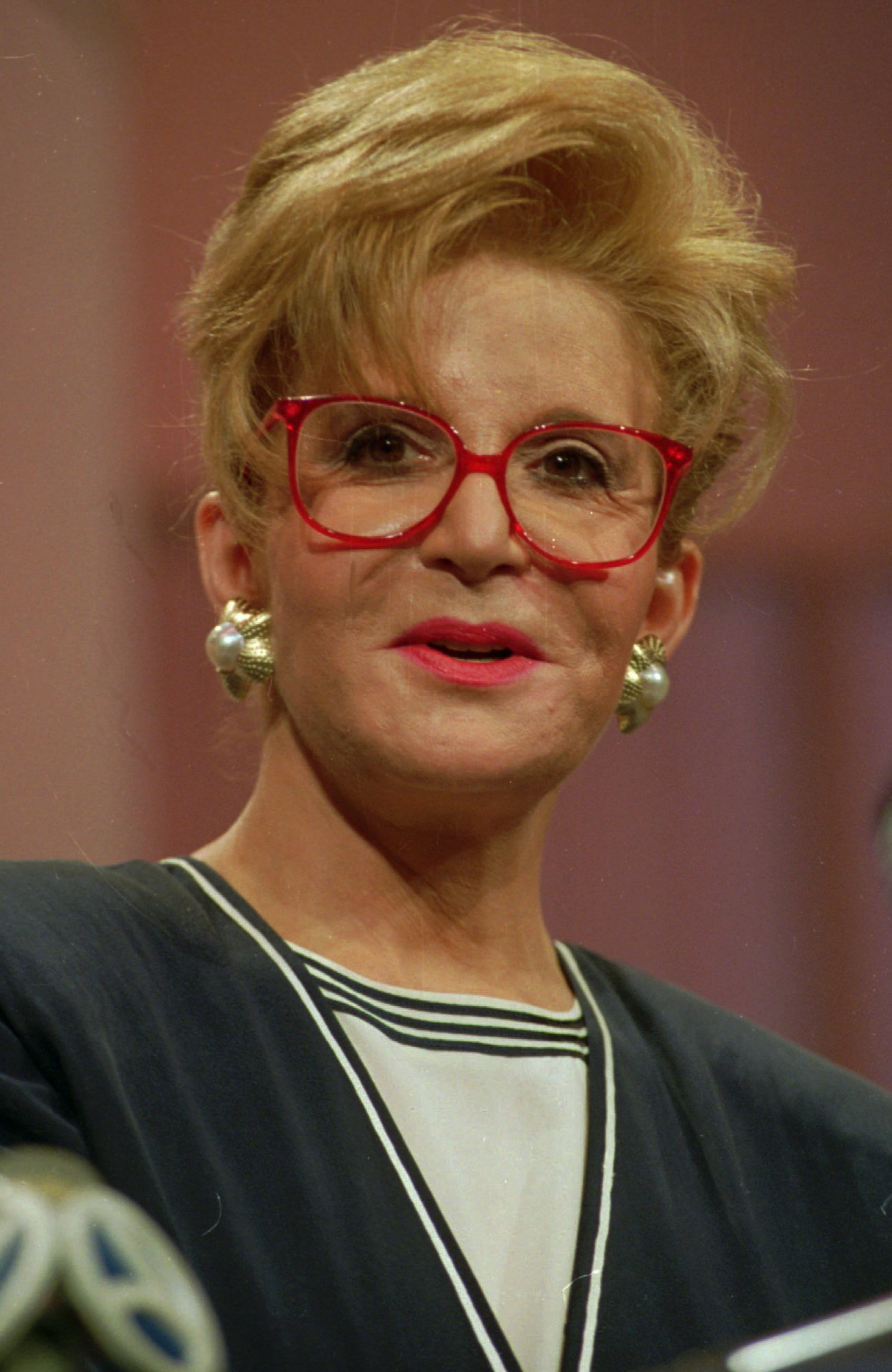 Talk show hostess Sally Jessy Raphael hold s a news conference in New York April 15,1992 about legal action she is taking against New York's Putnam Country. She said she is accusing the county of negligence after a January auto accident left her 19-year-old son critically injured. (AP Photo/Ed Bailey)