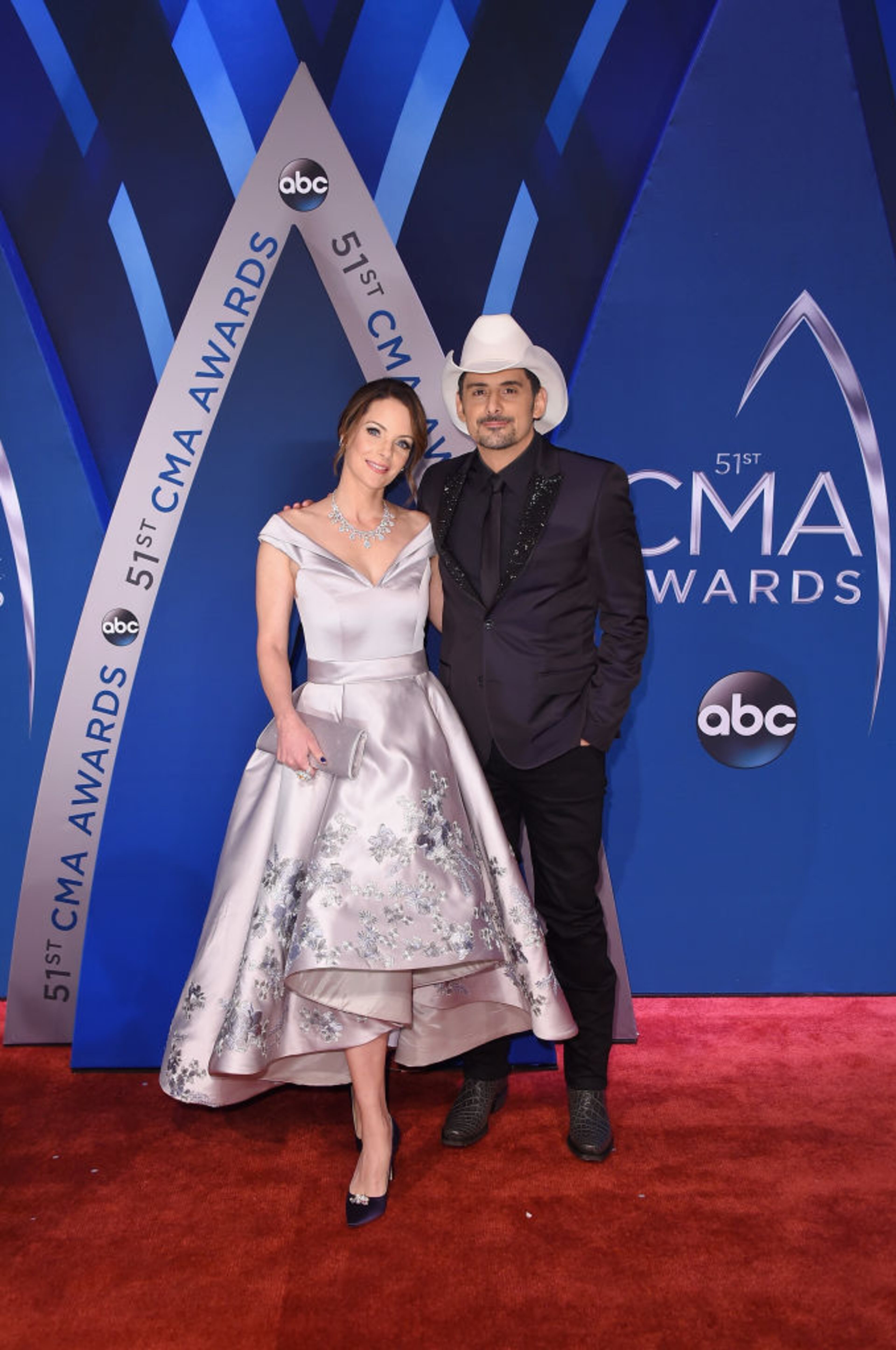 NASHVILLE, TN - NOVEMBER 08: Actress Kimberly Williams-Paisley and singer-songwriter Brad Paisley attends the 51st annual CMA Awards at the Bridgestone Arena on November 8, 2017 in Nashville, Tennessee. (Photo by Michael Loccisano/Getty Images)