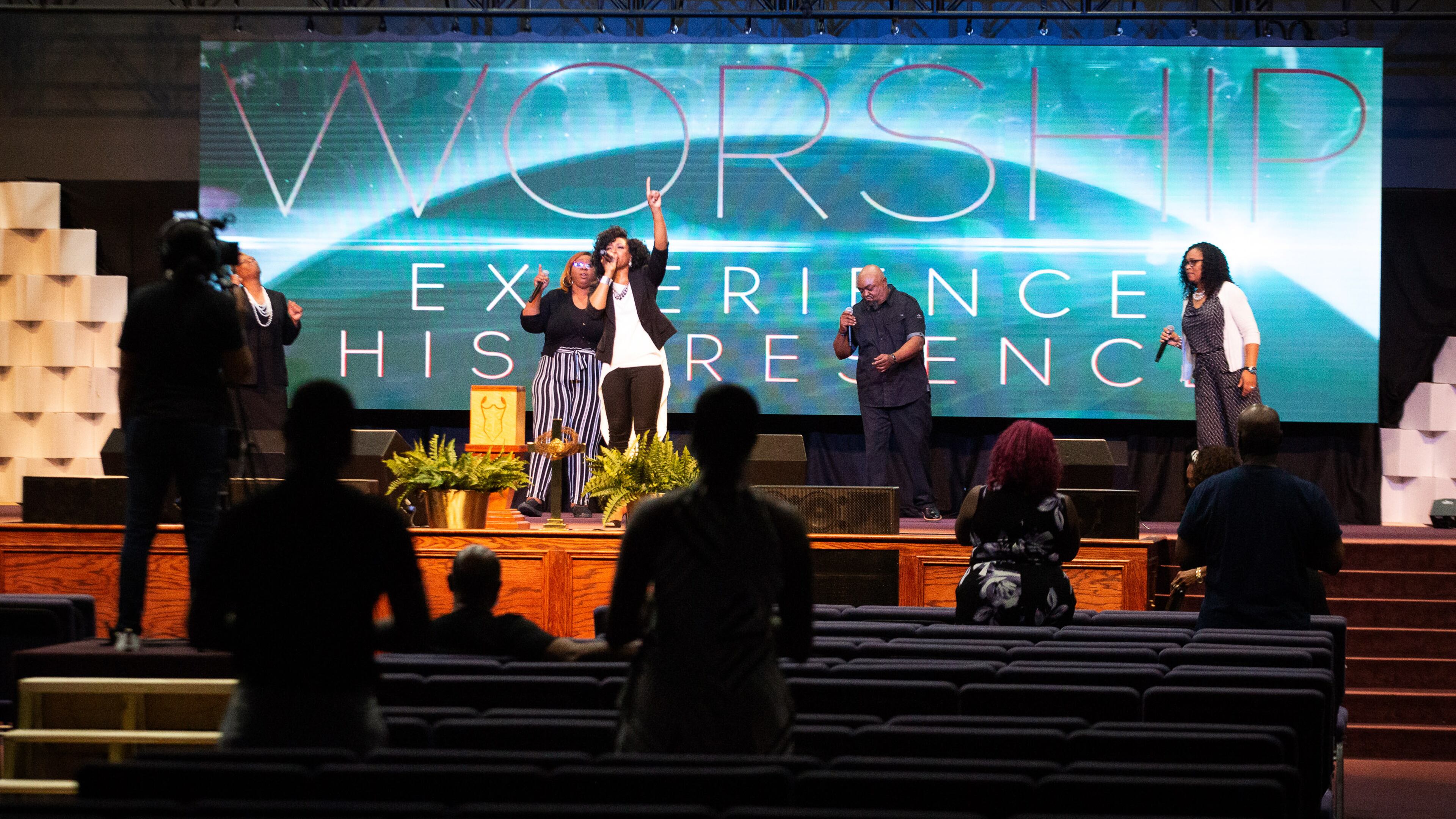 Praise and Worship singer April Thompson performs during a recent church service at New Mercies Christian Church in Lilburn. STEVE SCHAEFER FOR THE ATLANTA JOURNAL-CONSTITUTION