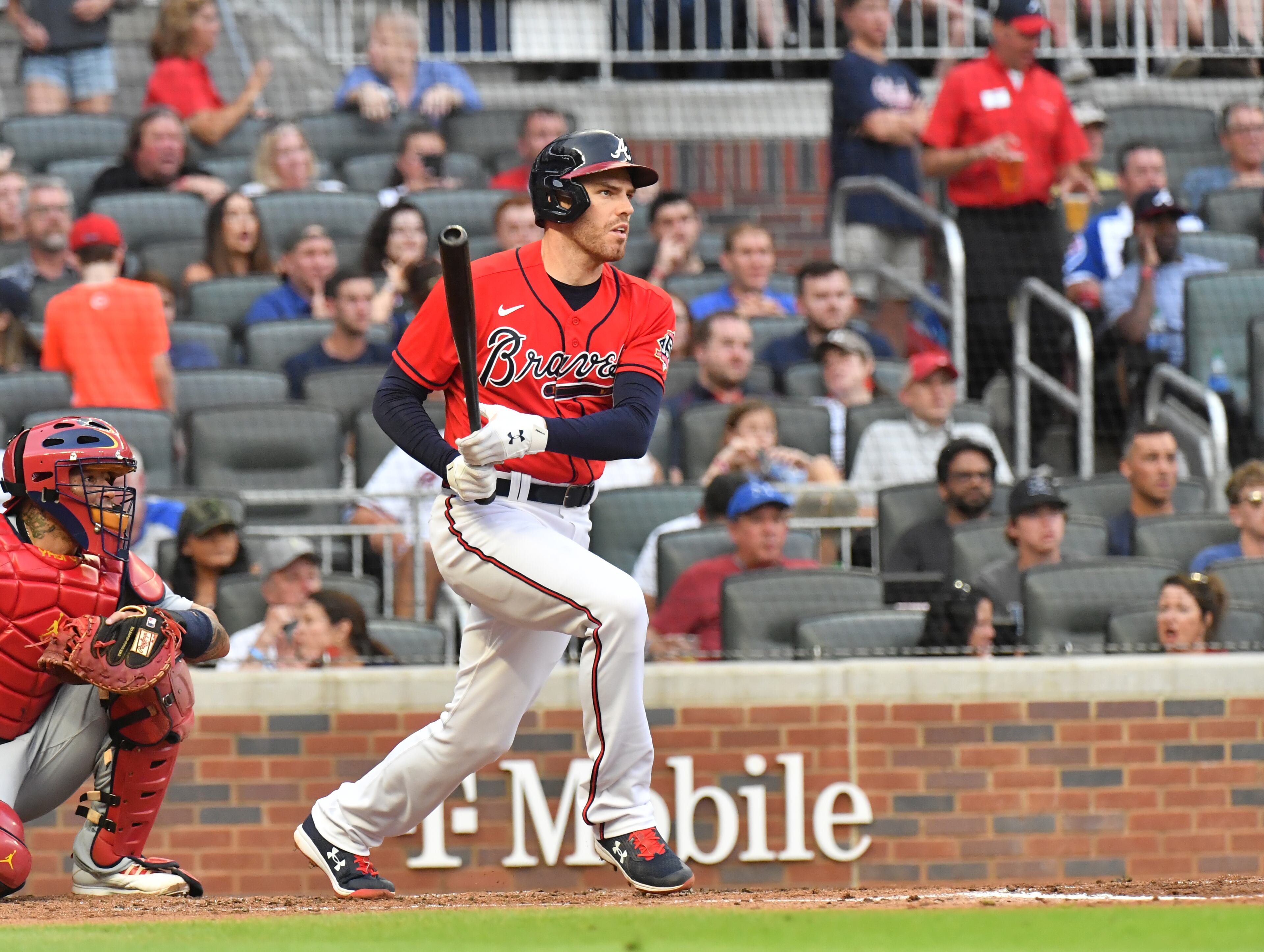 Braves first baseman Freddie Freeman (5) hits an RBI double in the second inning. (Hyosub Shin / Hyosub.Shin@ajc.com)