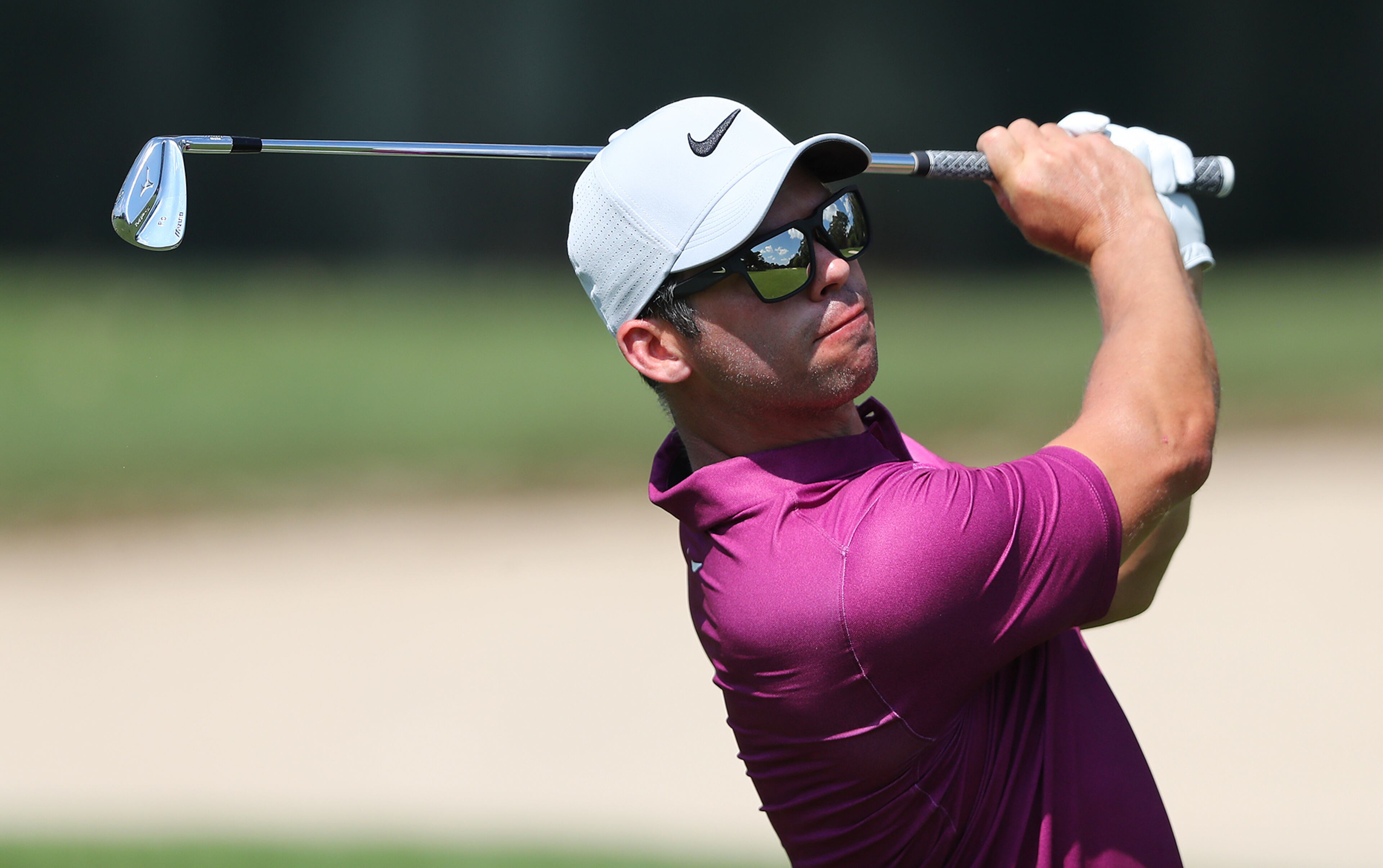 September 21, 2017 Atlanta: Paul Casey hits his fairway shot to the first green on his way to a birdie in the opening round of the Tour Championship on Thursday, September 21, 2017, at East Lake Golf Club in Atlanta. Casey shot a round of 4-under par. Curtis Compton/ccompton@ajc.com