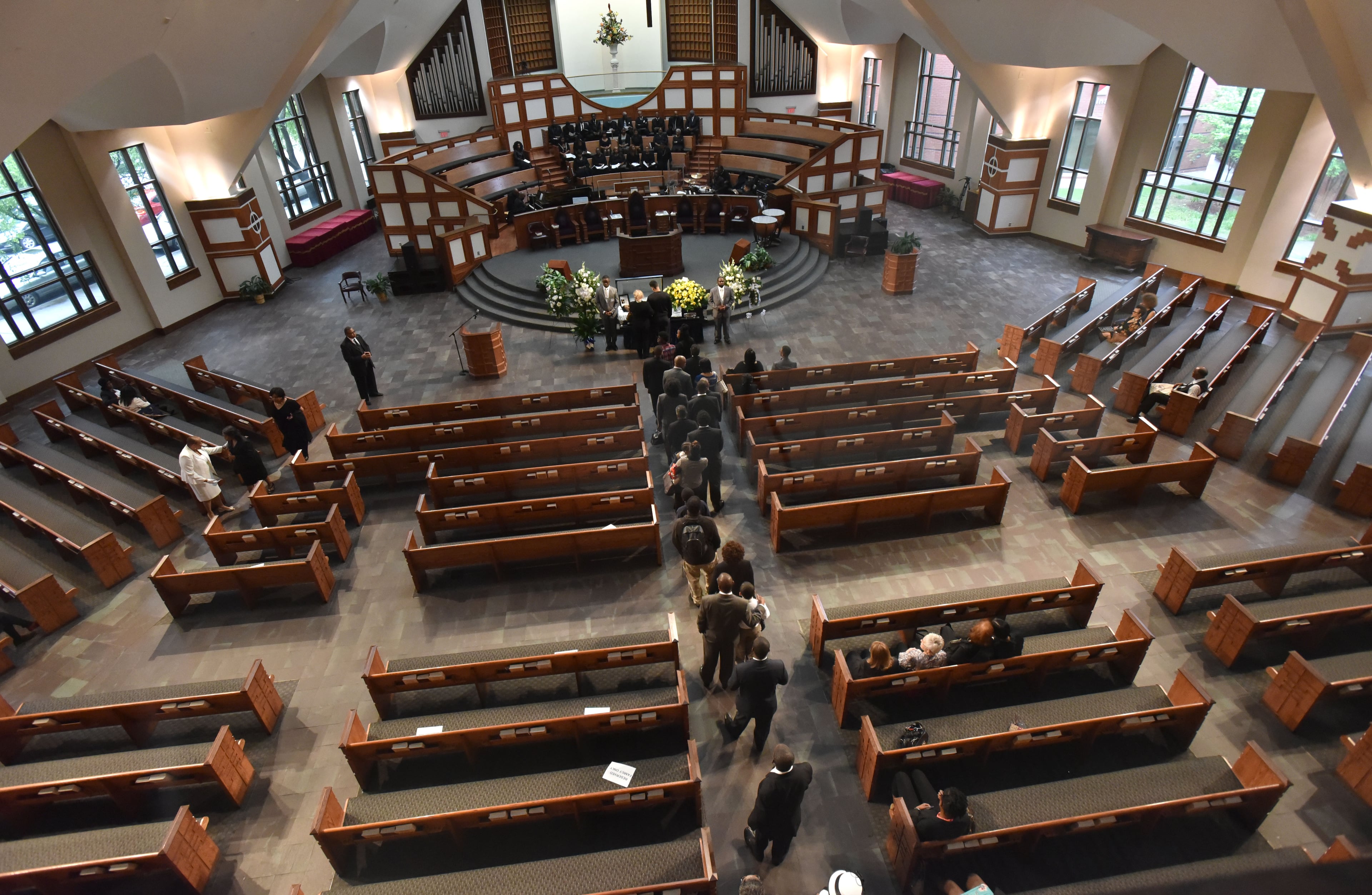 Family members and friends view the open casket of the body during a funeral service of Nicholas Thomas, who was shot and killed by Smyrna police officer Sgt. Kenneth Owens, at Historic Ebenezer Baptist Church in Atlanta on Saturday, April 18, 2015. HYOSUB SHIN / HSHIN@AJC.COM