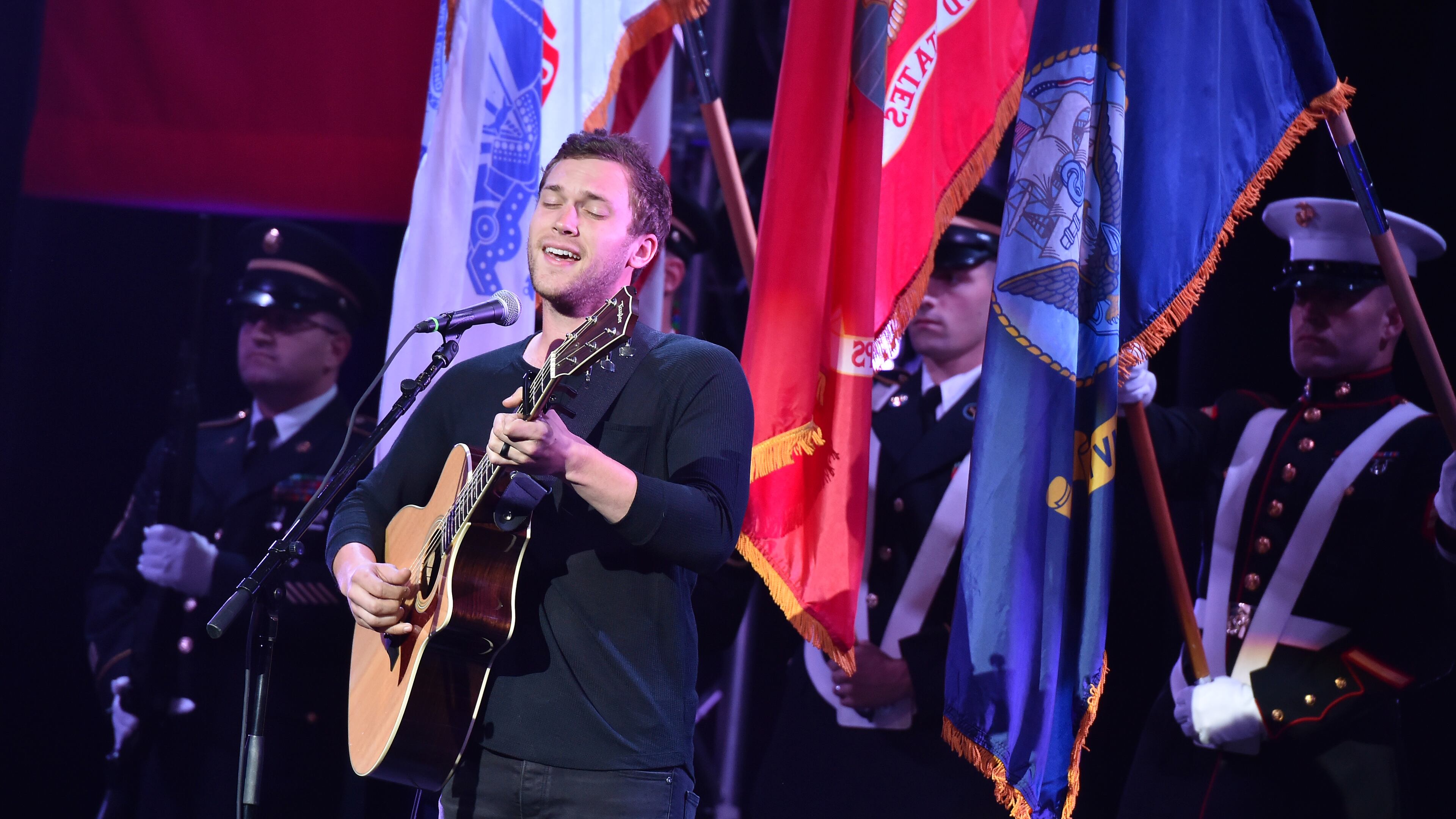 NEW YORK, NY - NOVEMBER 01: Recording artist Phillip Phillips performs on stage during 10th Annual Stand Up For Heroes at The Theater at Madison Square Garden on November 1, 2016 in New York City. (Photo by Theo Wargo/Getty Images)