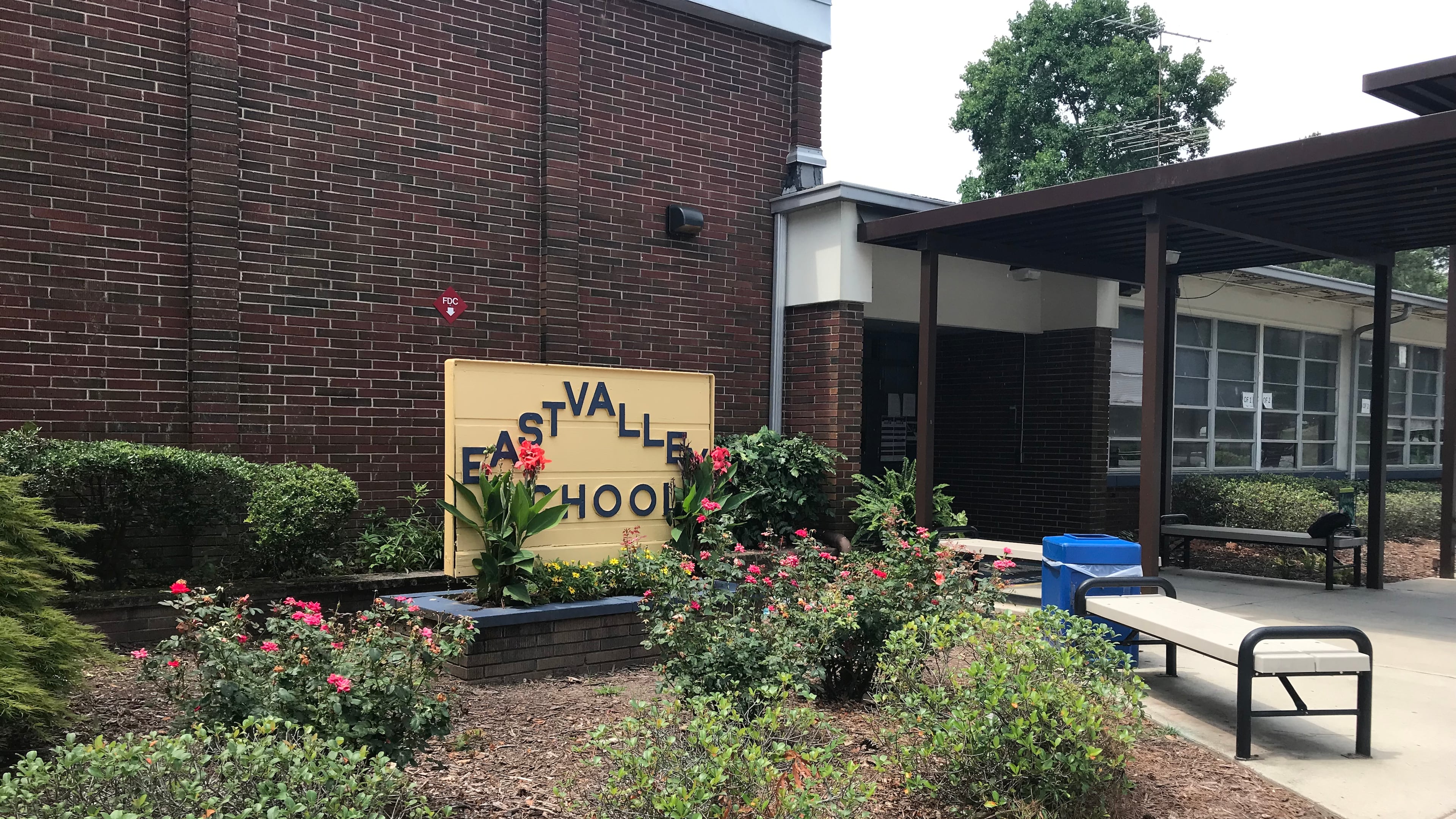 Cobb County School Board members have approved naming an architect to design the replacement Eastvalley Elementary School.