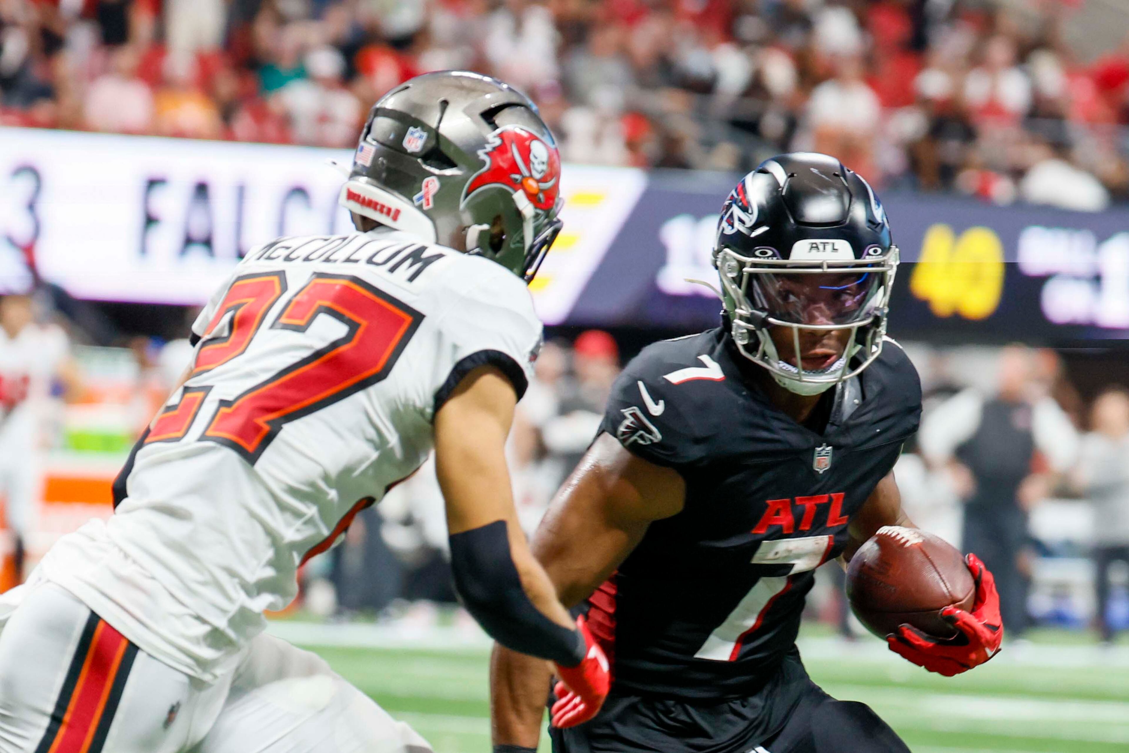 Atlanta Falcons running back Bijan Robinson (7) runs for yards against Tampa Bay Buccaneers cornerback Zyon McCollum (27) during the second half of an NFL football game against the Tampa Bay Buccaneers at Mercedes-Benz Stadium on Sunday, September 7, 2025, in Atlanta.
(Miguel Martinez/ AJC)