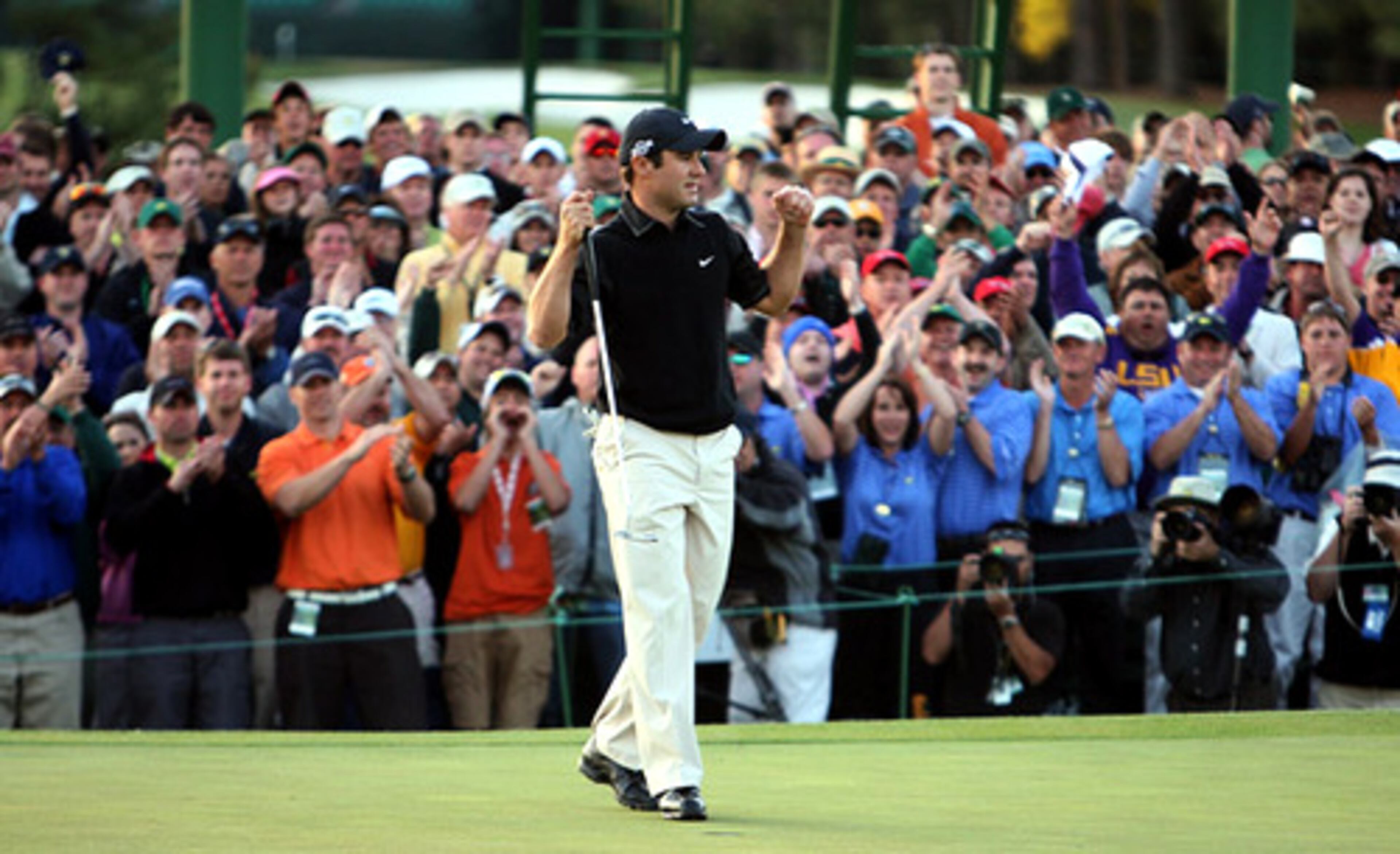 Before the jacket ceremony, Immelman gets a round of applause on 18.