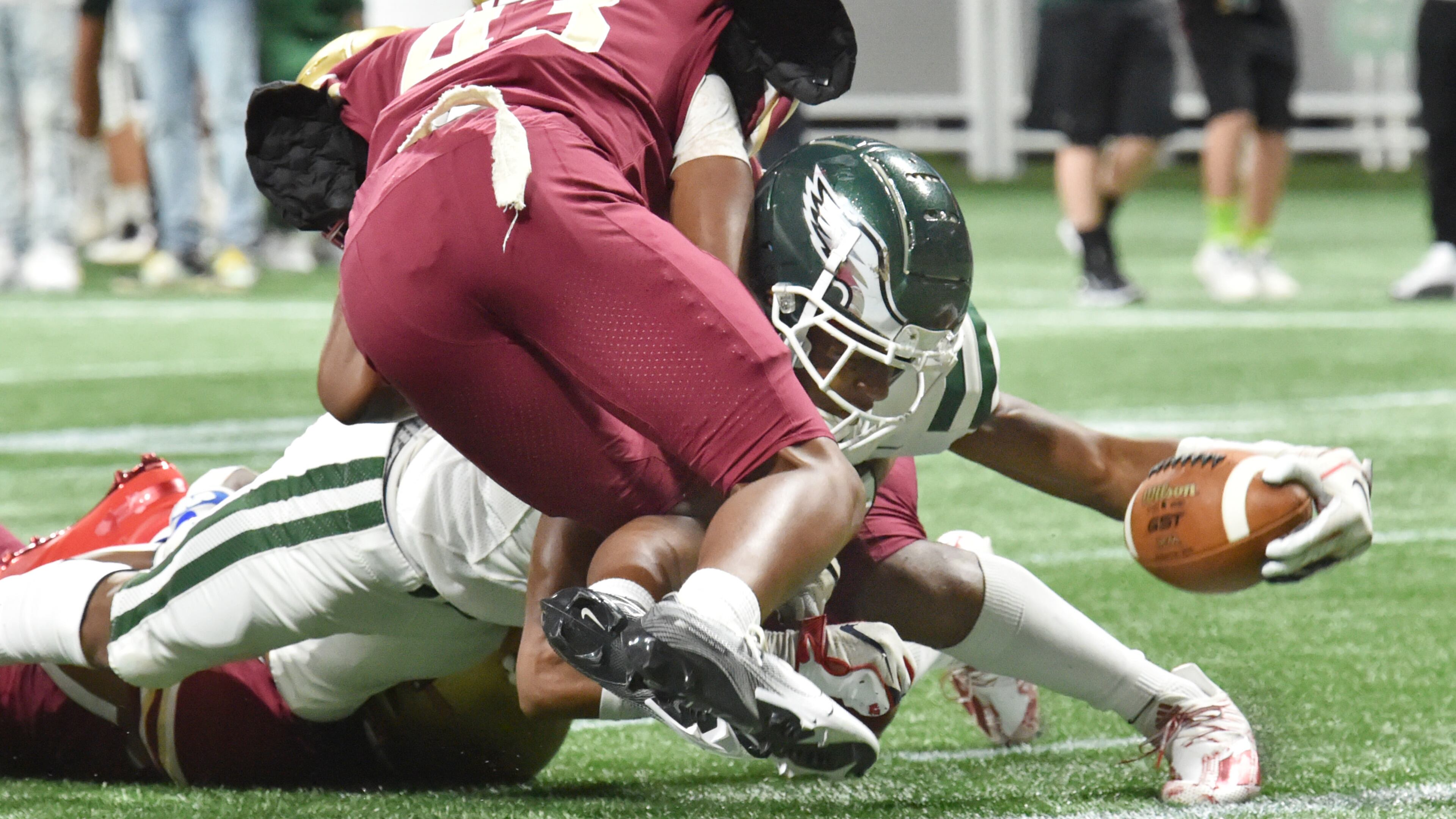 August 21, 2021 Atlanta - Collins HillÕs Richard Ransom (14) dives into the end zone for a touchdown during the 2021 Corky Kell Classic on Saturday, August 21, 2021. (Hyosub Shin / Hyosub.Shin@ajc.com)