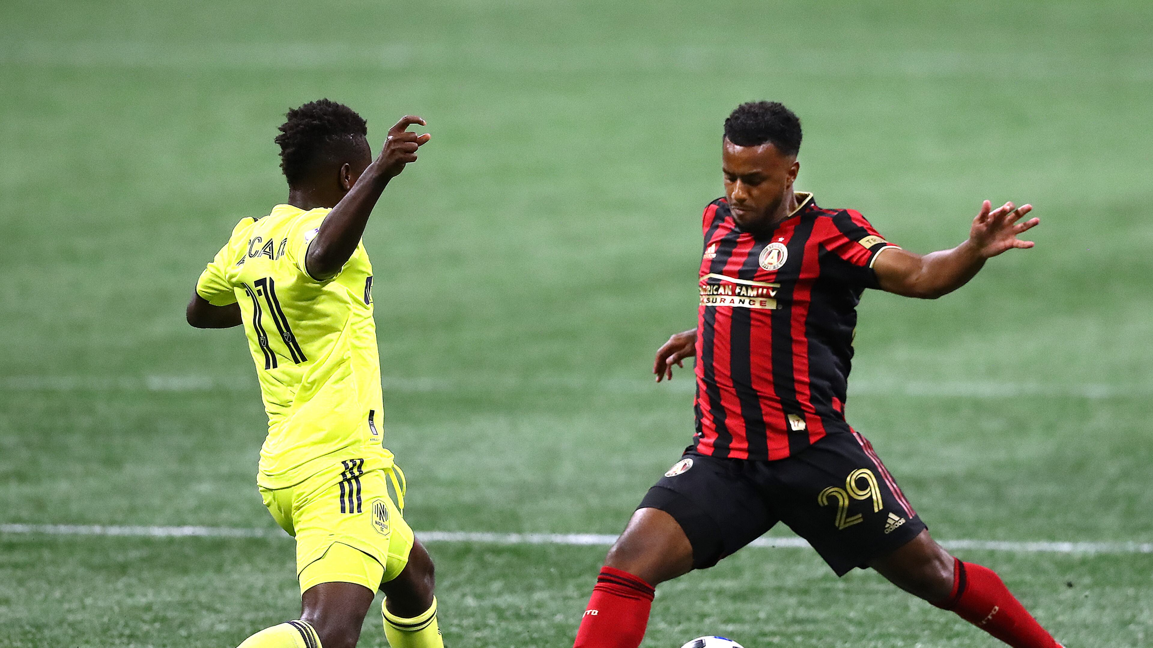 Atlanta United midfielder Mo Adams works against Nashville SC forward David Accam during the second half of their MLS soccer match on Saturday, August 22, 2020 in Atlanta. Curtis Compton ccompton@ajc.com