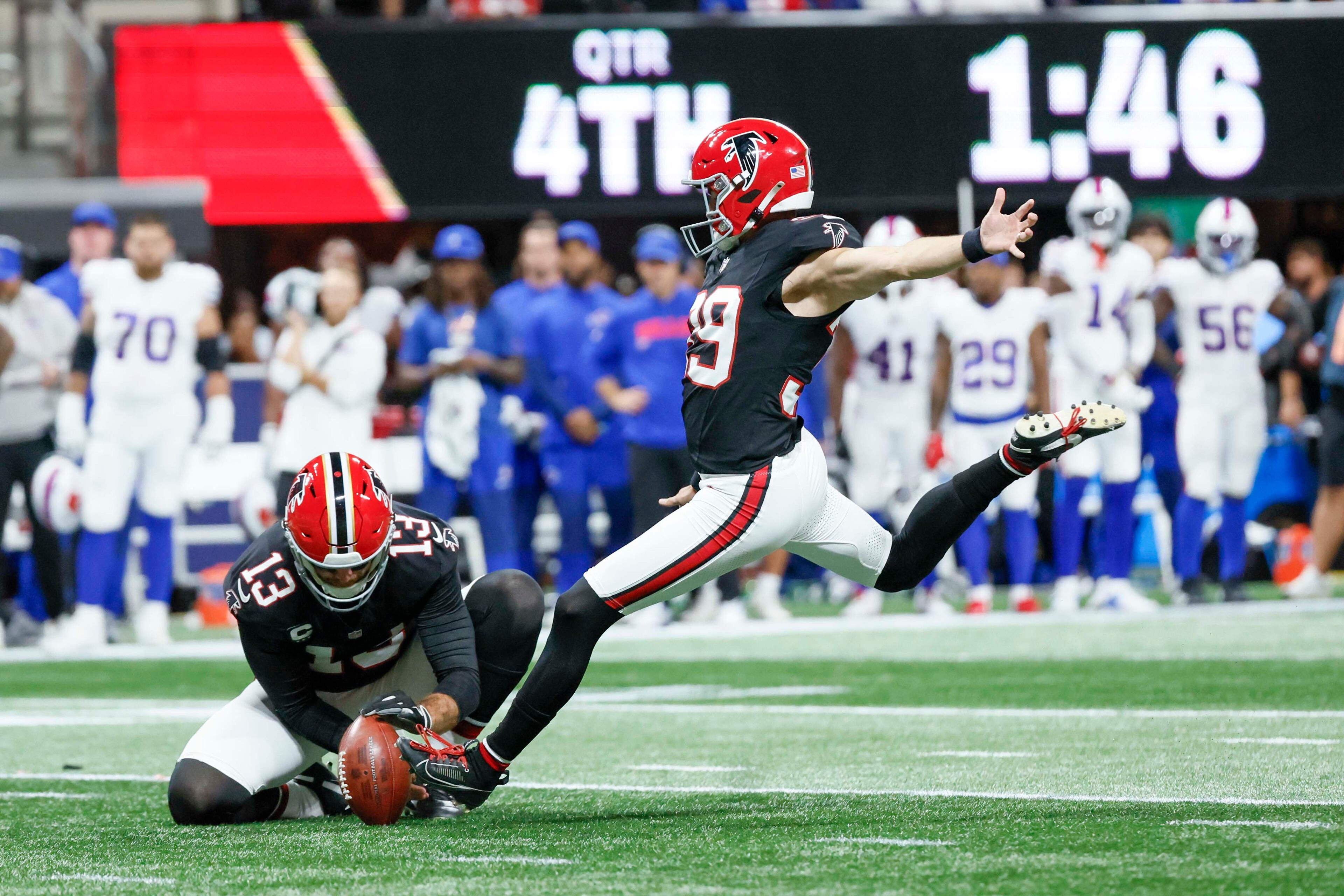 Atlanta Falcons place kicker Parker Romo (39) makes a field goal with 1:47 minutes left in the fourth quarter against the Buffalo Bills at Mercedes-Benz Stadium in Atlanta on Monday, October 13, 2025.
(Miguel Martinez/ AJC)
