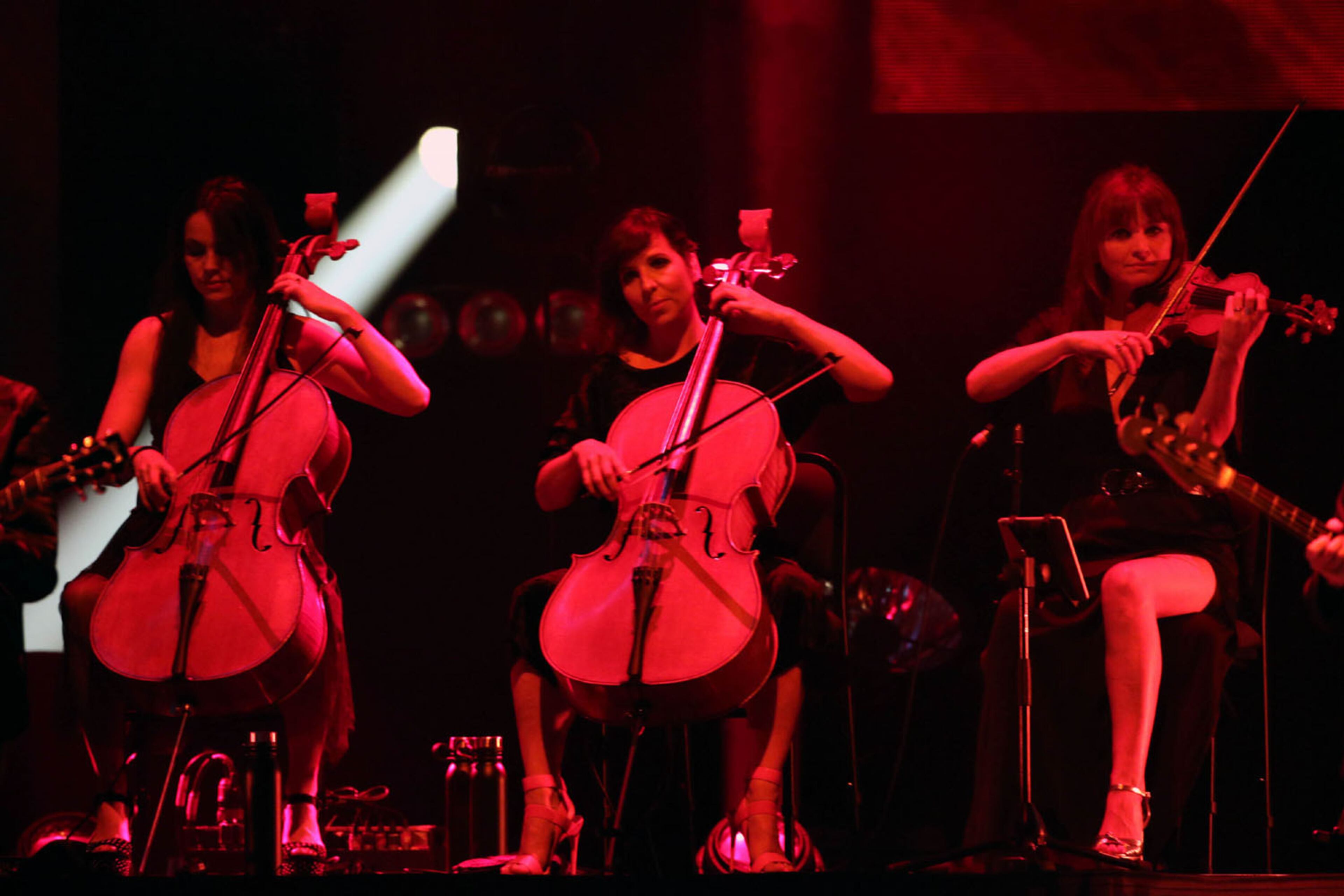 Jeff Lynne's ELO sold out State Farm Arena on Friday, July 5, 2019 on their Summer 2019 Tour. Dhani Harrison, George's son, opened the show.
Robb Cohen Photography & Video /RobbsPhotos.com