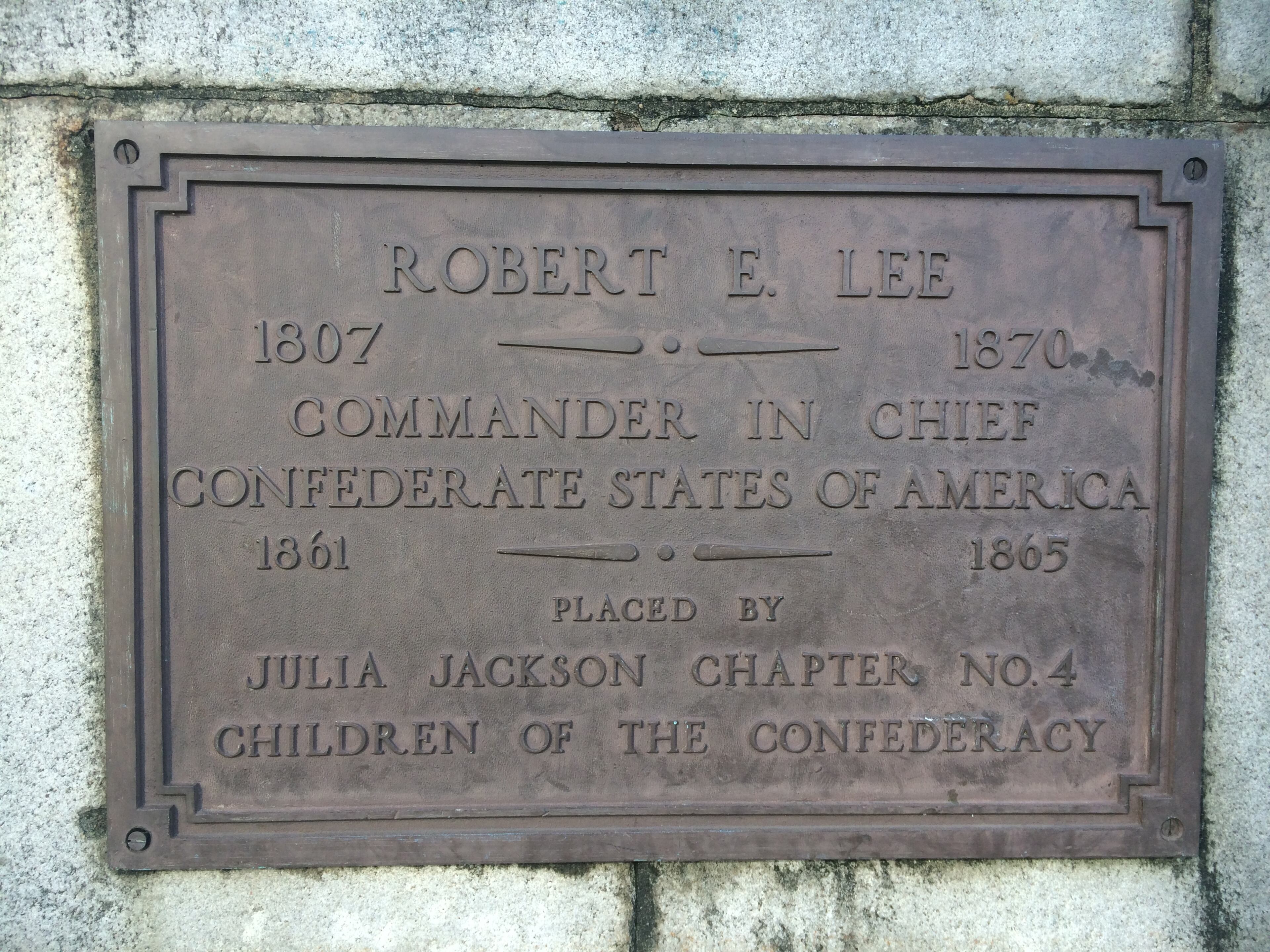 The Robert E. Lee Monument was placed by the Julia Jackson chapter of the Children of the Confederacy. Photo: Jennifer Brett, jbrett@ajc.com