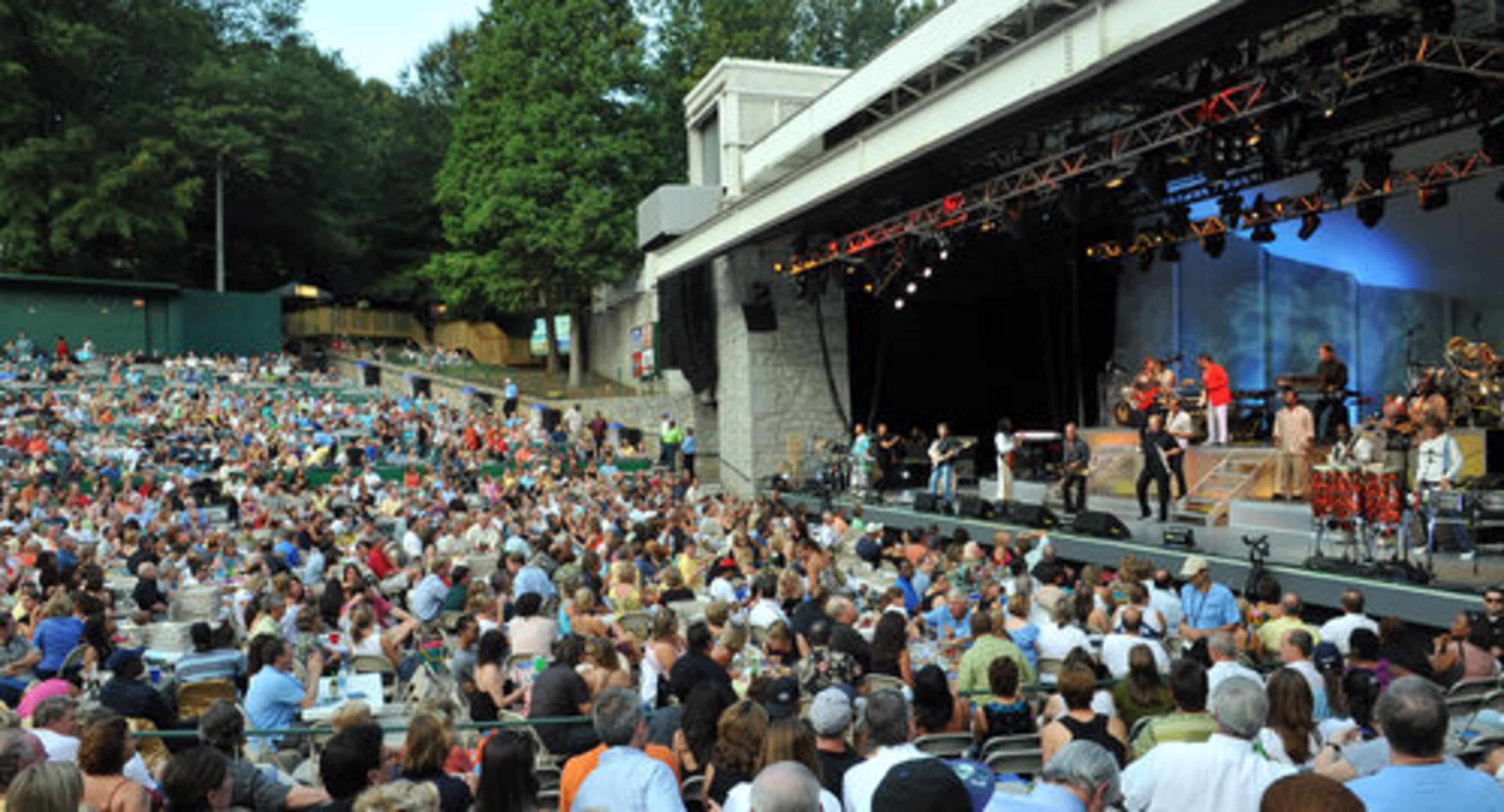 THE CONCERT was part of the 2009 Live Nation Summer Concert Series.