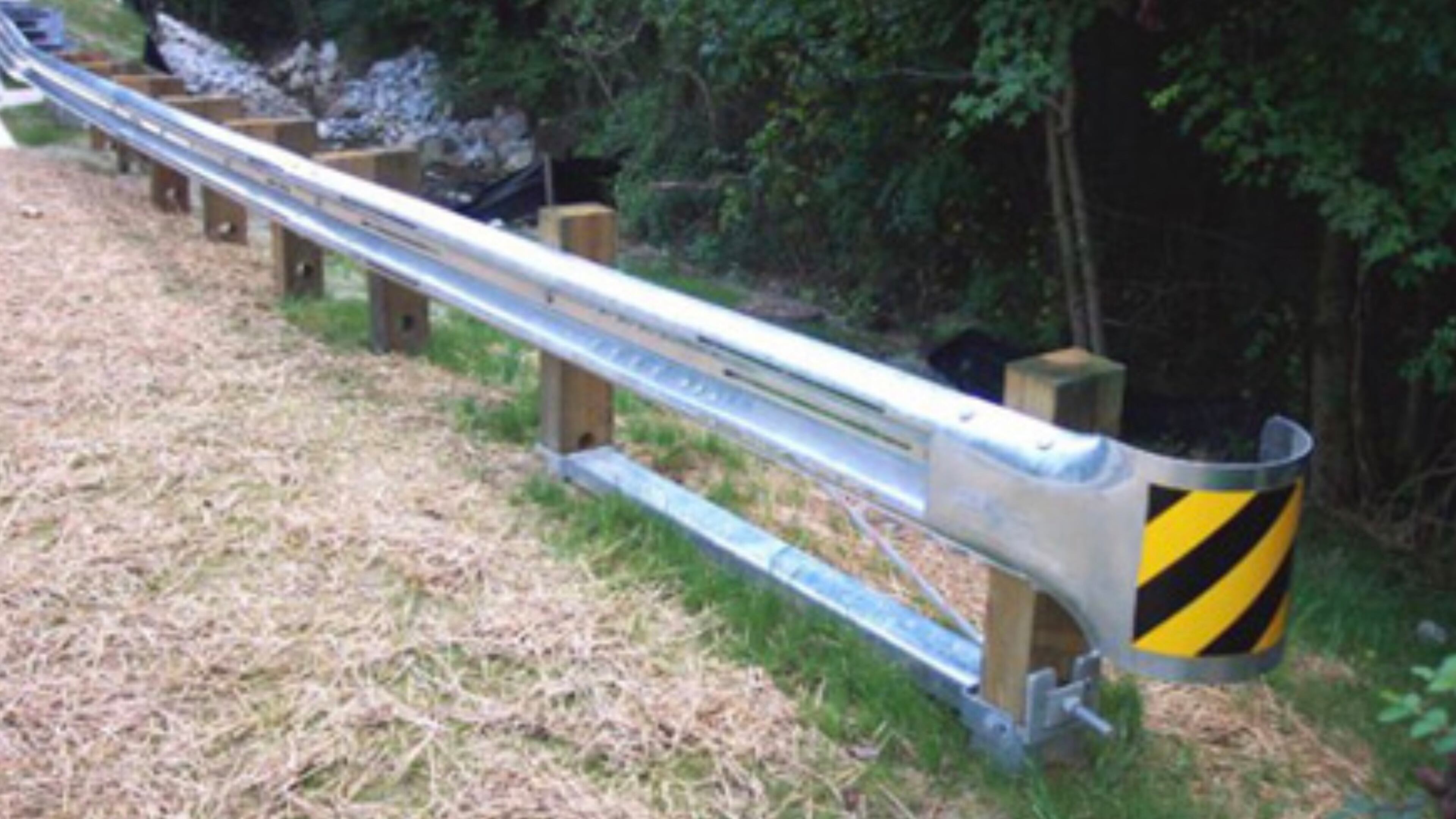 Gwinnett Commissioners recently voted to renew an annual contract with Martin-Robbins Fence Company for the purchase and installation of guardrail and fencing. (Courtesy Martin-Robbins fence Company)