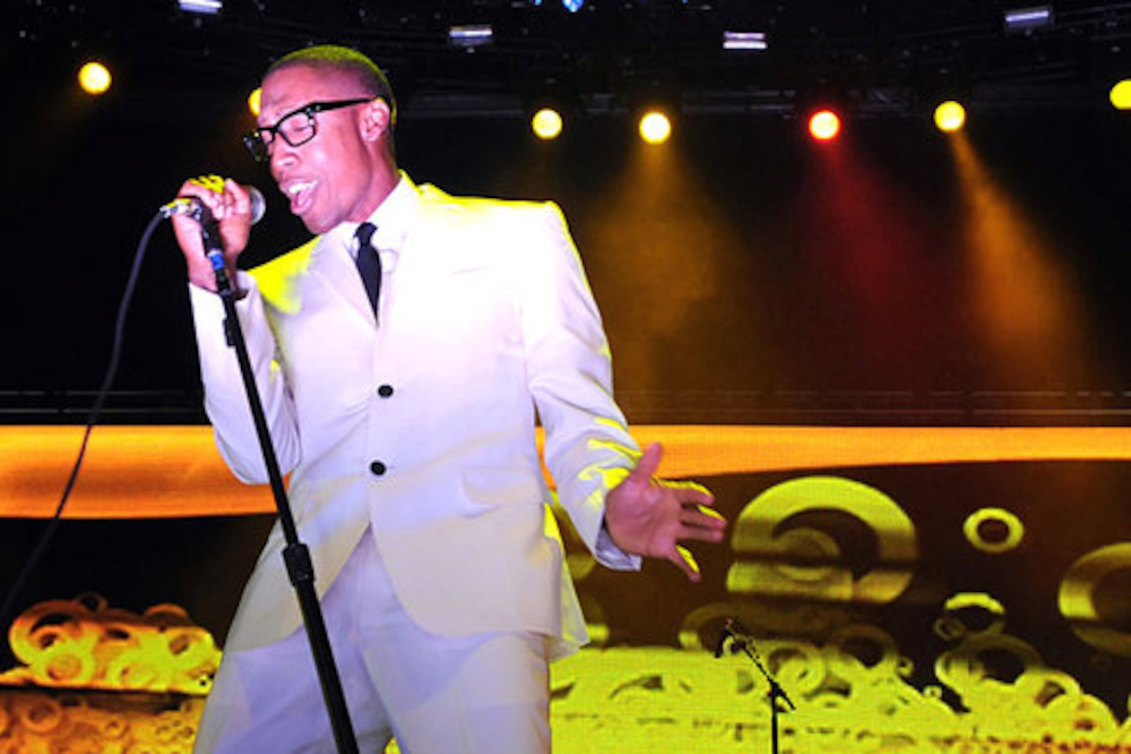 Raphael Saadiq sings. (Chuck Cook/AP)