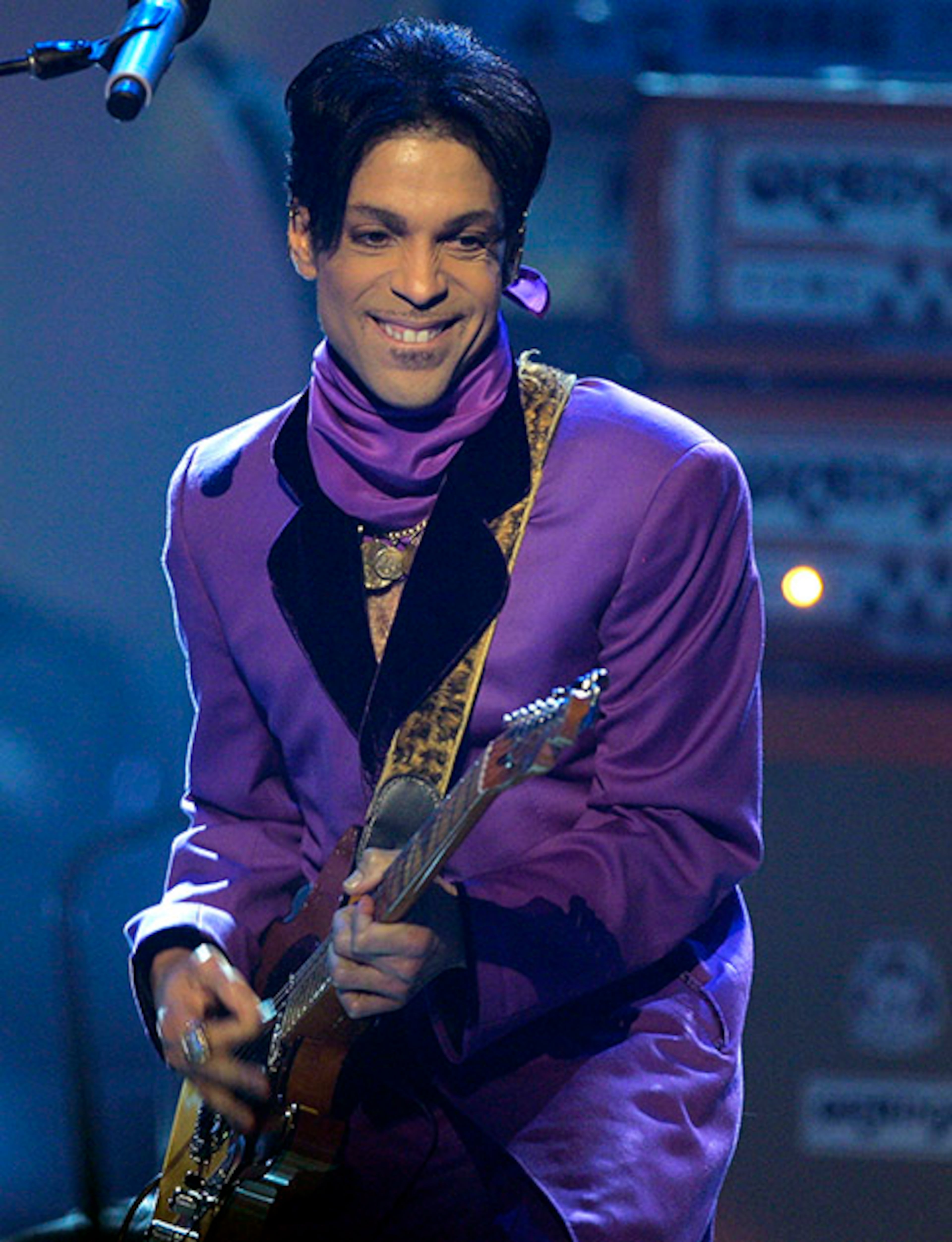 Prince performs during the 6th annual BET Awards on Tuesday, June 27, 2006, in Los Angeles. (AP Photo/Chris Carlson)