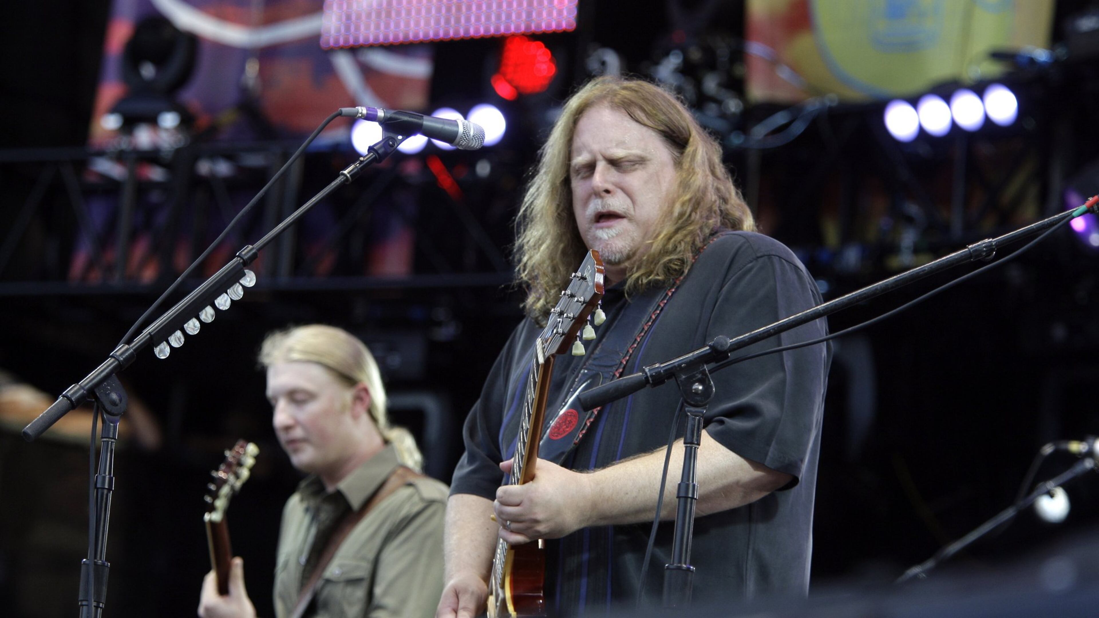 Warren Haynes (right) and Derek Trucks announced they are leaving the Allman Brothers Band after 2014. The men want to spend time with family and work on other musical projects. AP PHOTO/KIICHIRO SATO, FILE