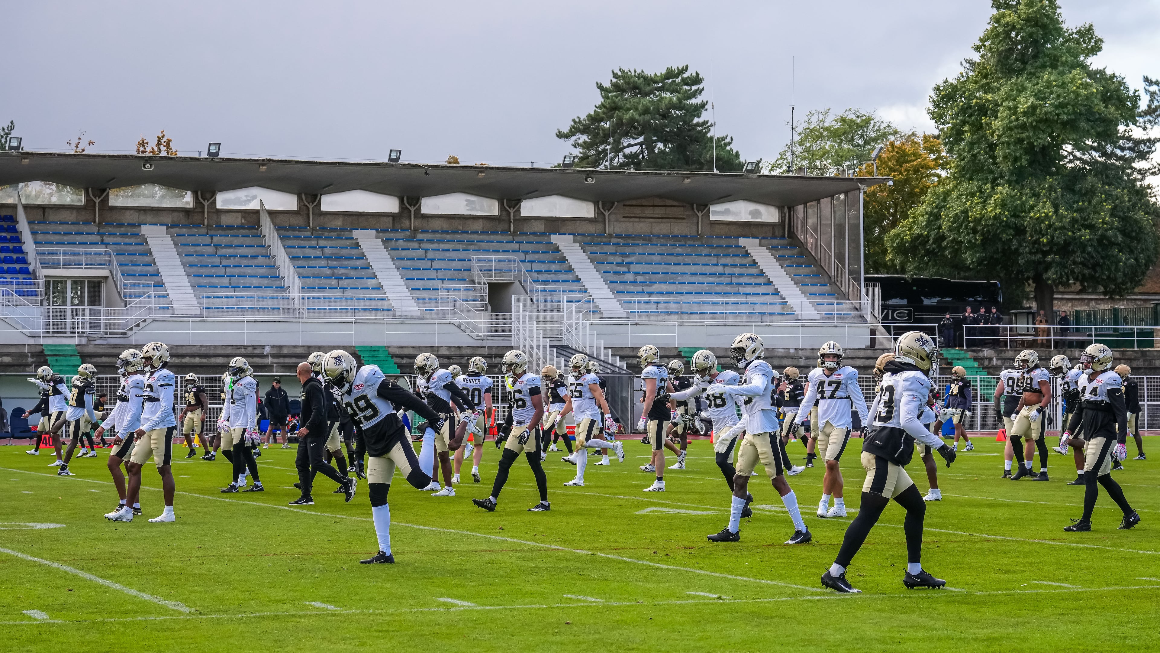 New Orleans Saints team during an NFL football practice session in Versailles near Paris, Wednesday, Oct. 21, 2026. (AP Photo/Aurelien Morissard)
