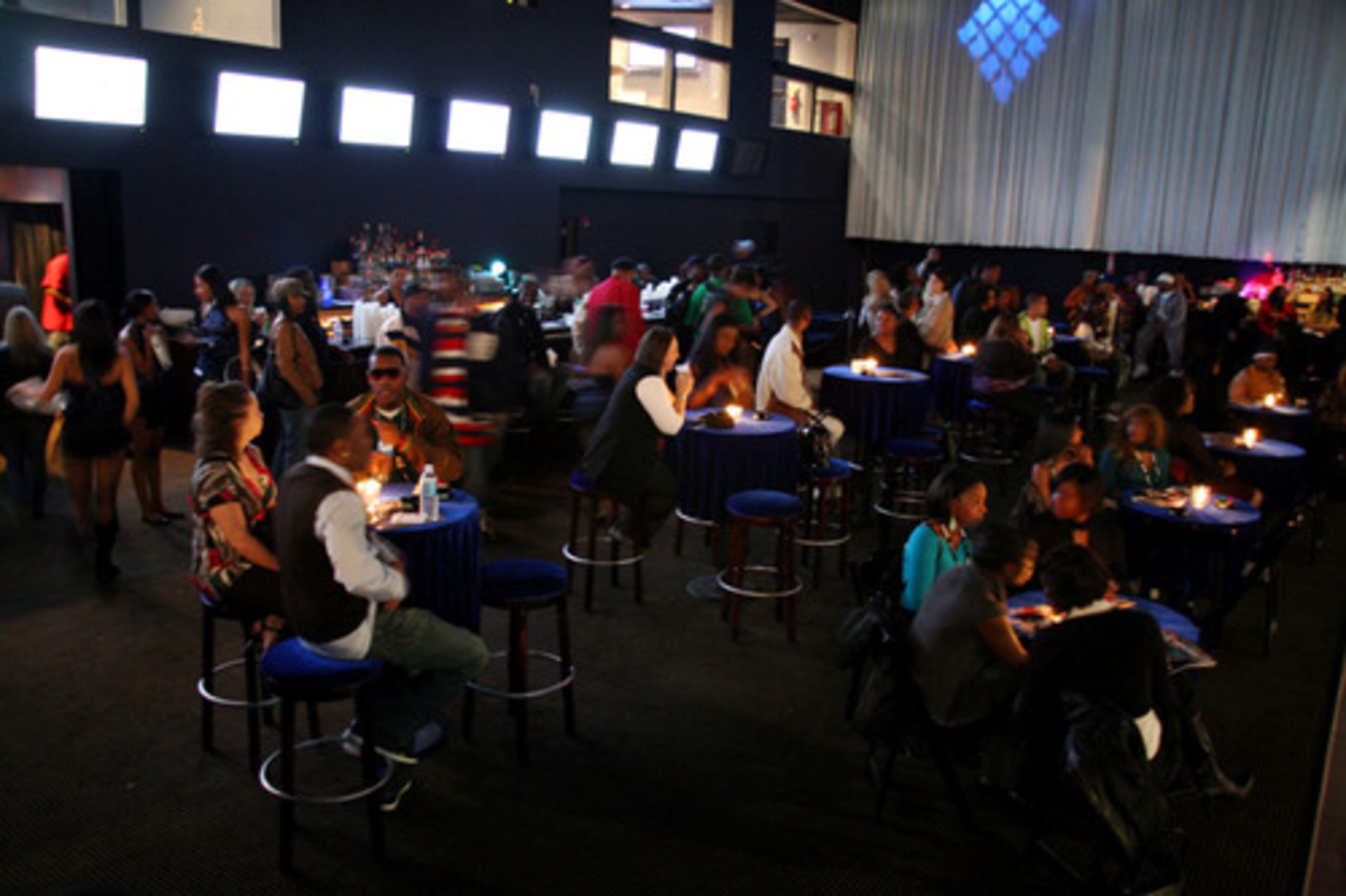 A crowd of several hundred music industry players gather at Dreamz for the Billboard R&B Hip-Hop Conference & Awards cocktail reception.