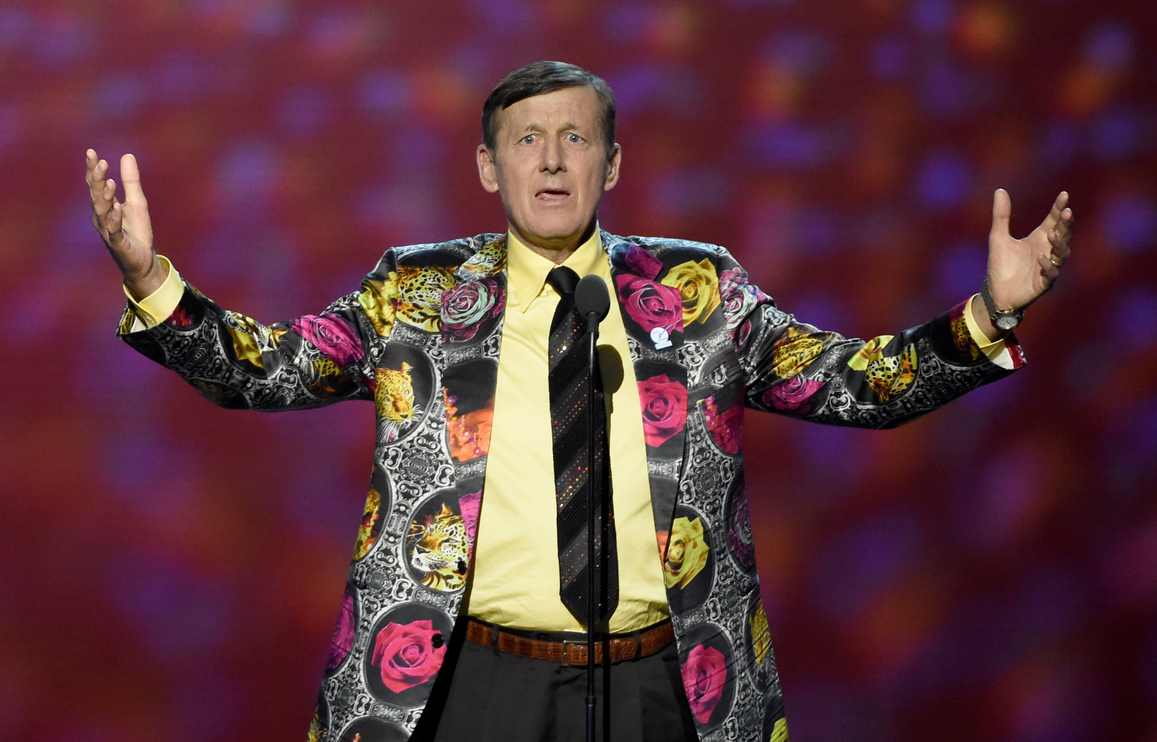 Craig Sager accepts the Jimmy V award for perseverance at the ESPY Awards at Microsoft Theater on Wednesday, July 13, 2016, in Los Angeles. (Photo by Chris Pizzello/Invision/AP)