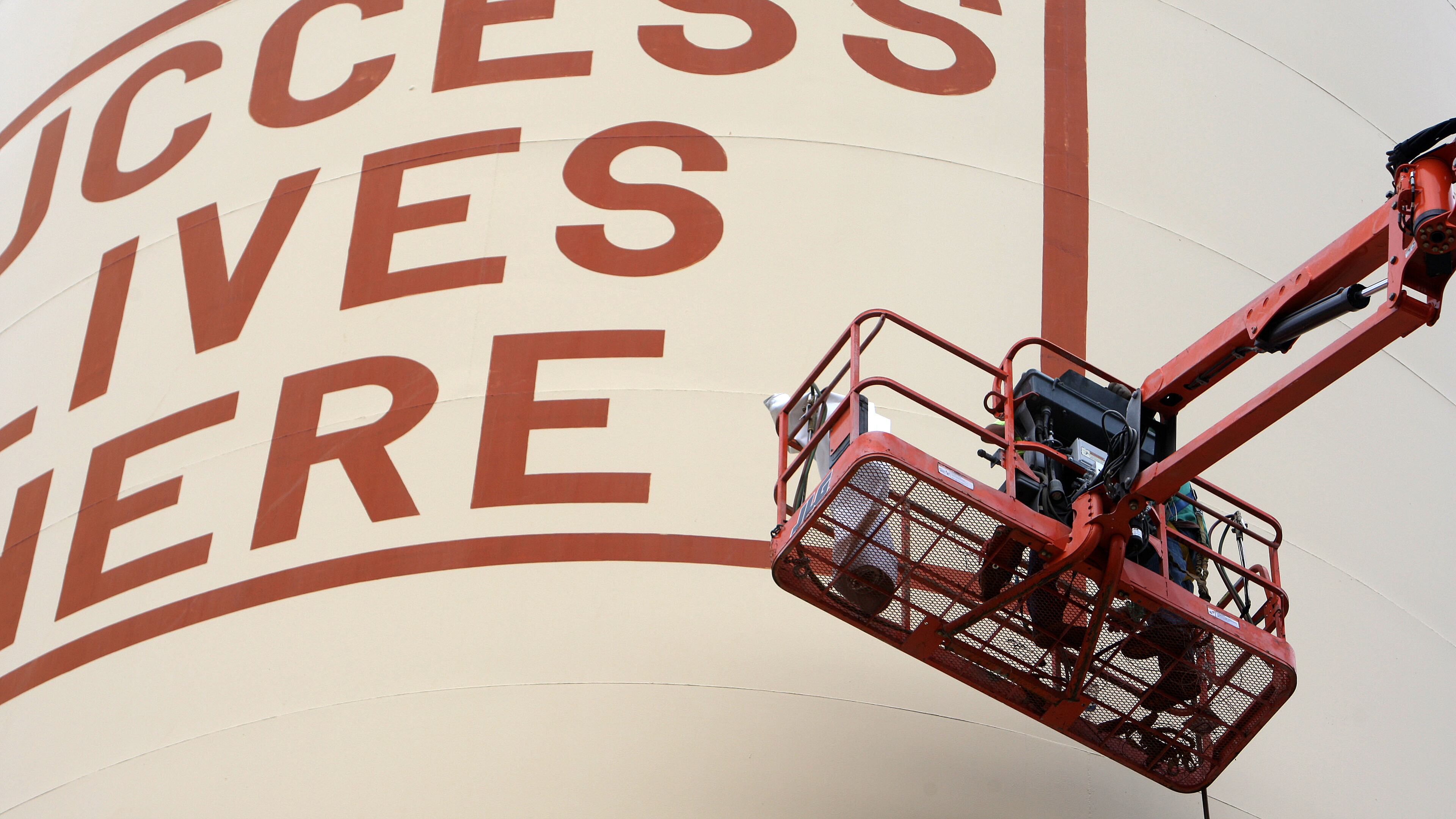Gwinnett County demolished its iconic I-85 water towers in 2010.