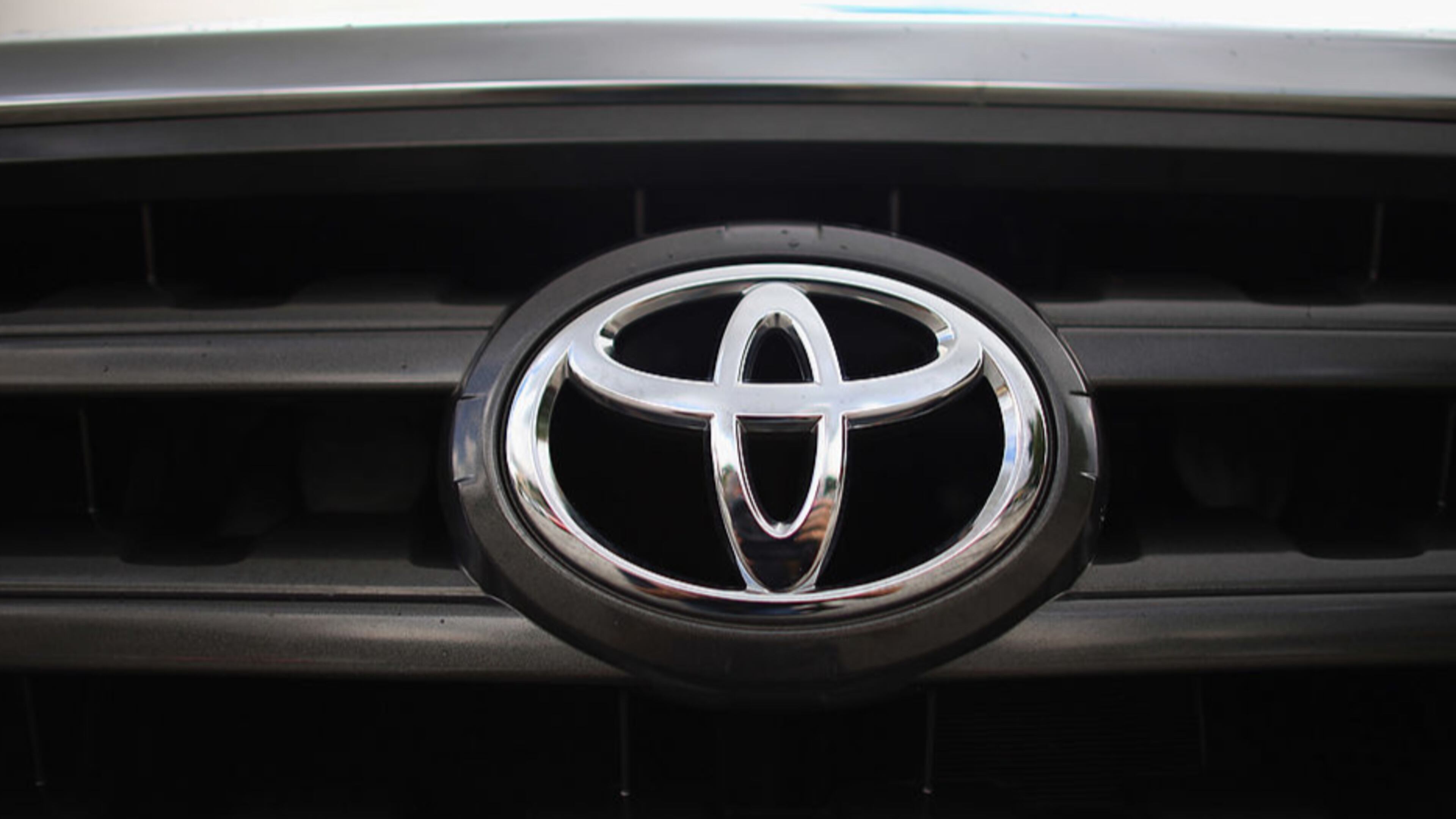 Toyota emblem. (Photo: Joe Raedle/Getty Images)