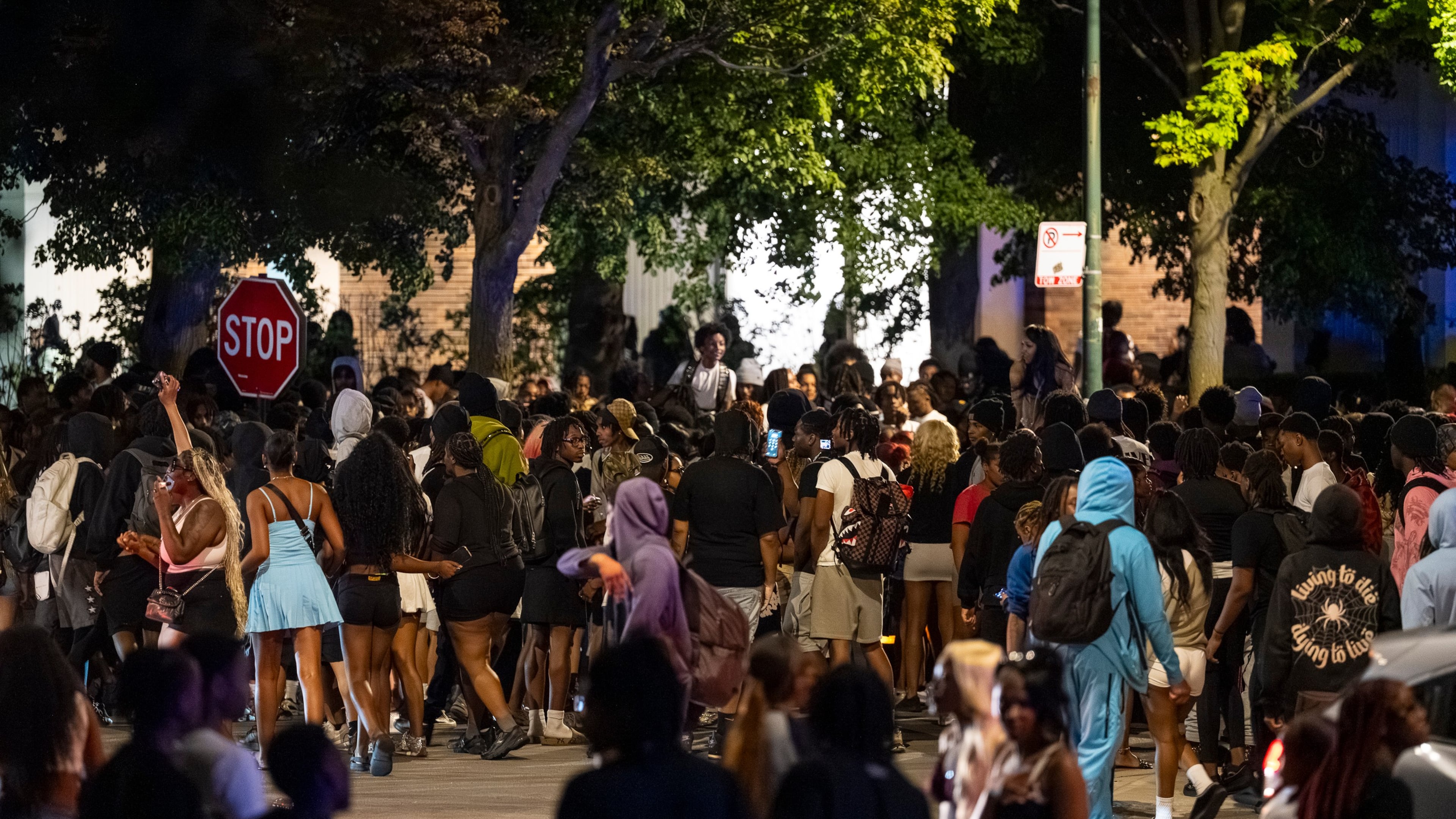 Hundreds of young people gather near the Griffin Museum of Science and Industry in the Hyde Park neighborhood as Chicago police officers attempt to disperse them, Monday, May 25, 2026. (Tyler Pasciak LaRiviere/Chicago Sun-Times via AP, File)