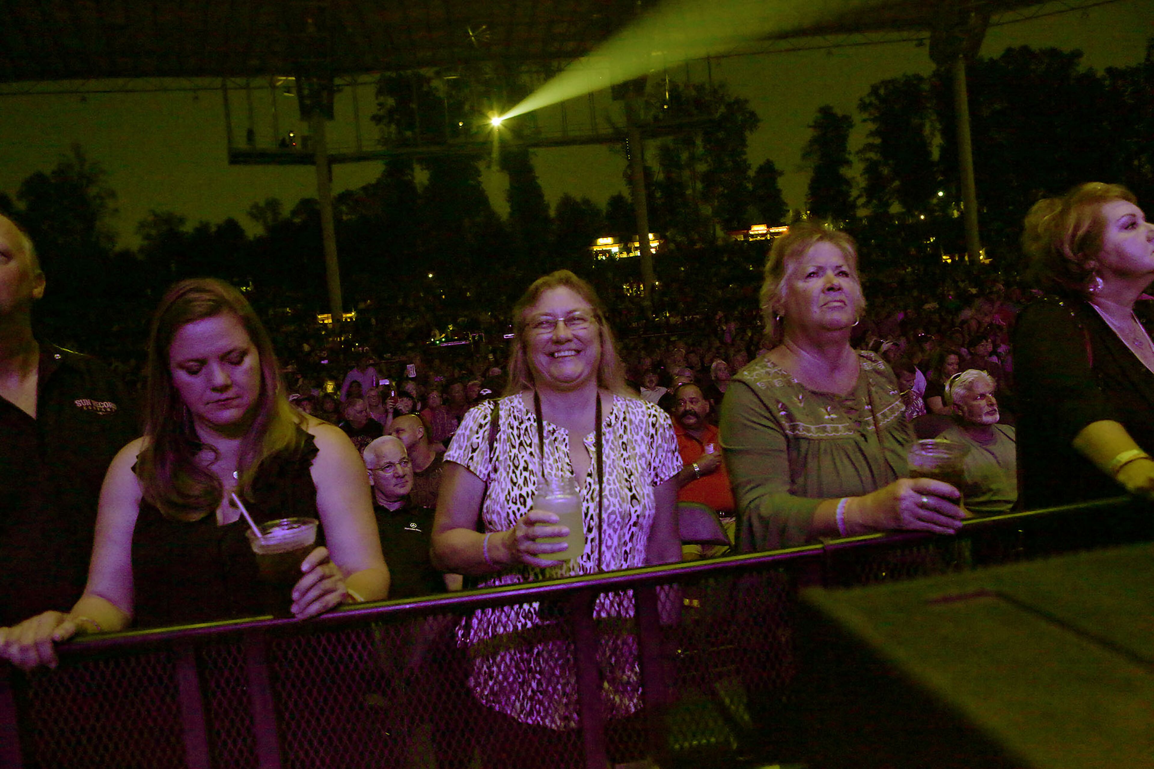 October 14, 2017 - ALPHARETTA. Fans of the Allman brothers band push as close as they can to the stage for a good view. (Akili-Casundria Ramsess/Eye of Ramsess Media)