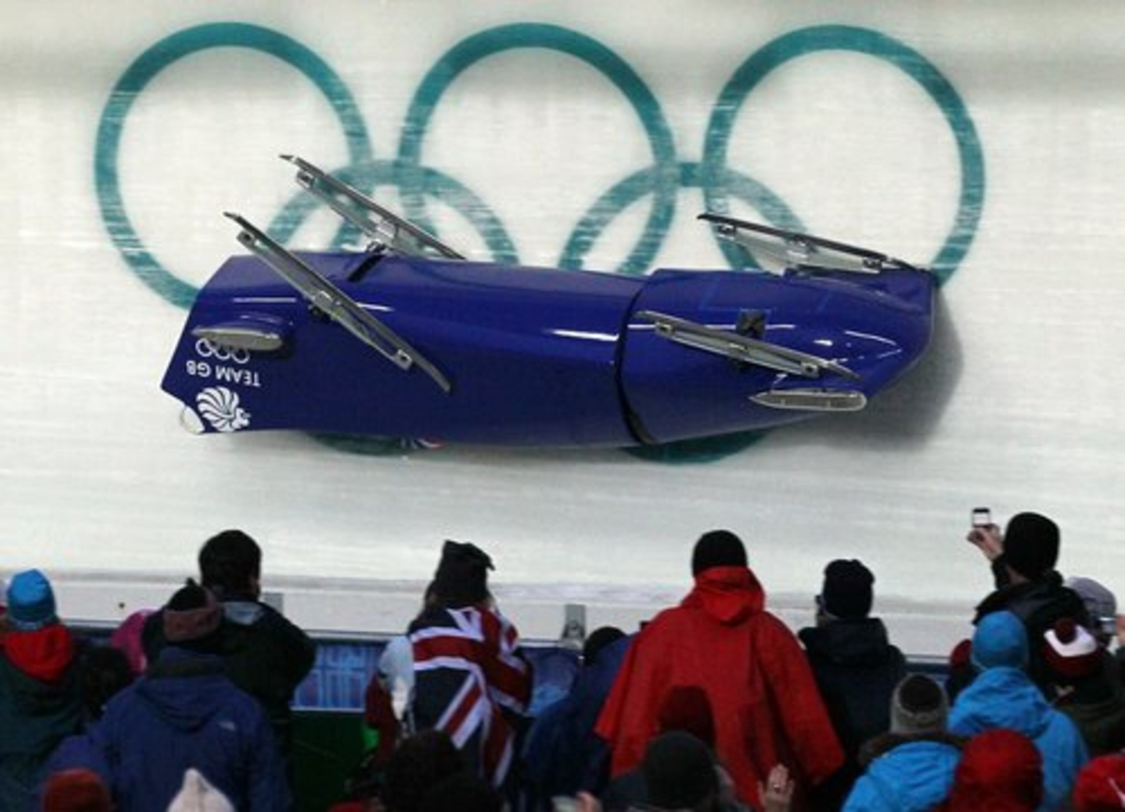 Great Britain's GBR-1, piloted by Nicola Minichiello, with brakeman Gillian Cooke, crash.