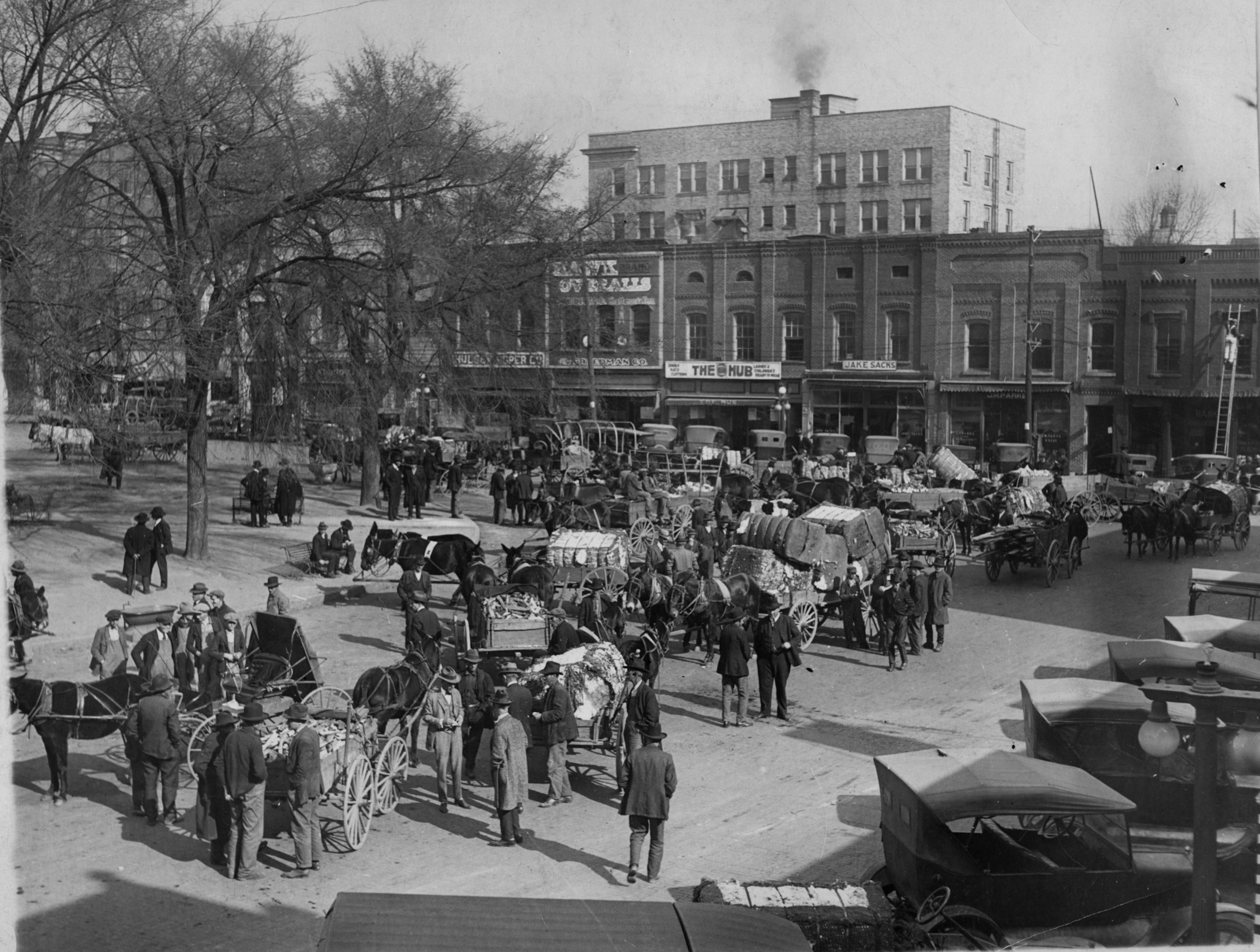 Nov. 1924 -- Cotton raised by Hall County Boys Club is brought to Gainesville to be sold. AJC PHOTO ARCHIVES