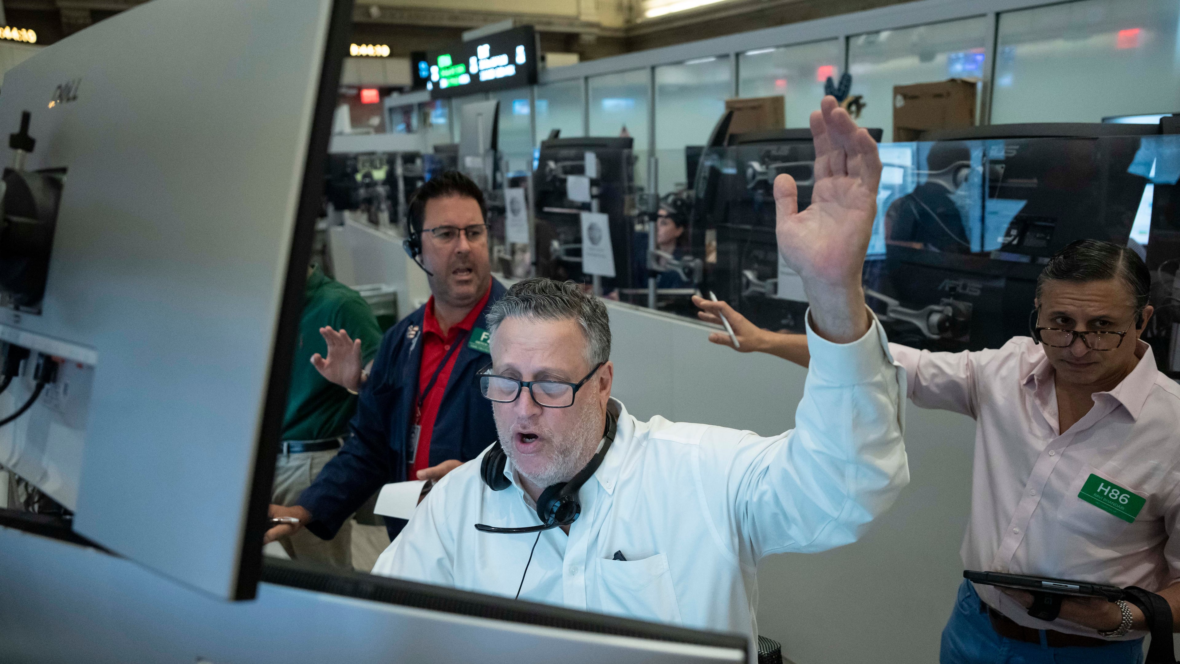 Options trader Marty Handler works on the floor of the New York Stock Exchange, Thursday, Aug. 27, 2026, in New York. (AP Photo/Yuki Iwamura)