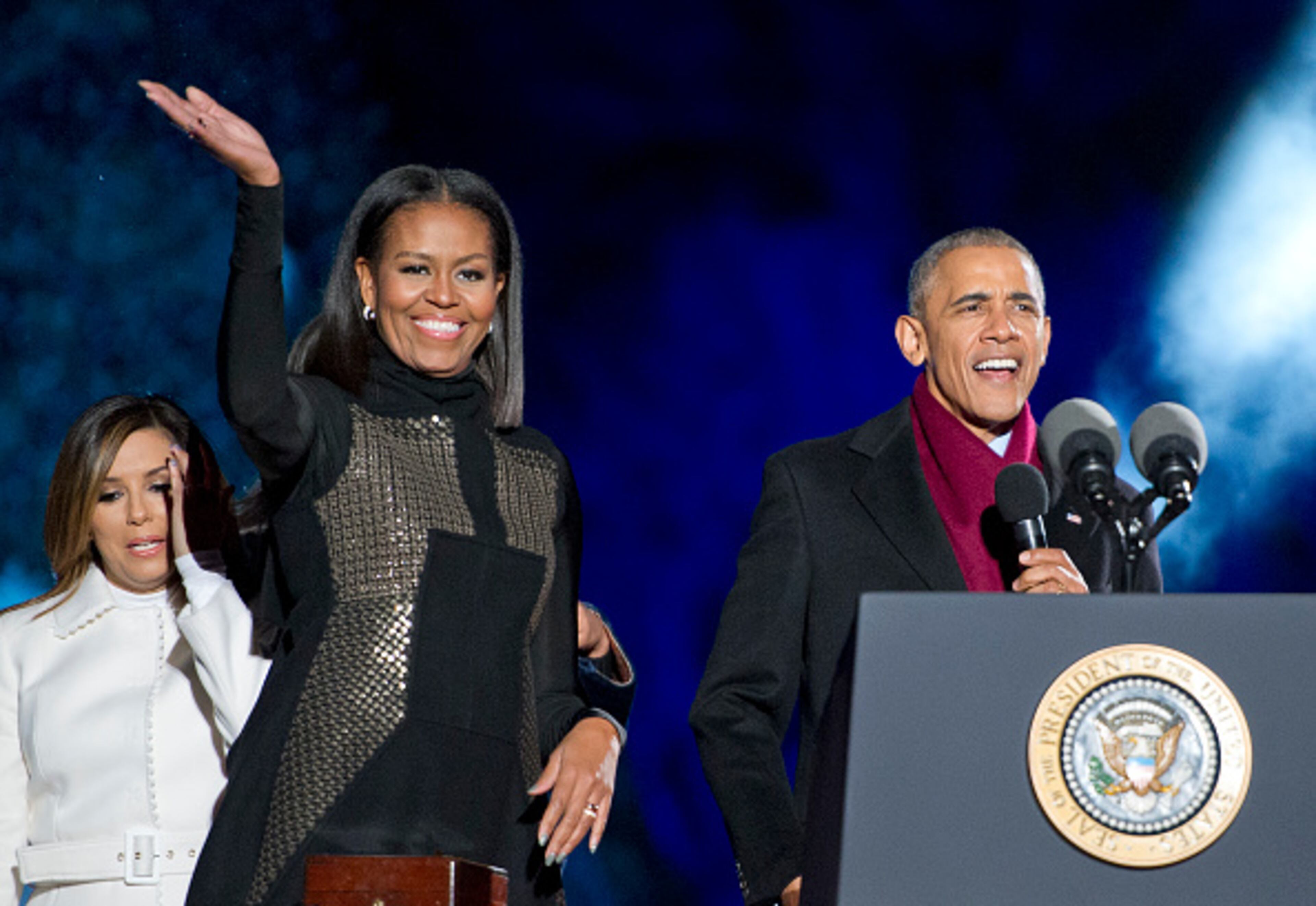 WASHINGTON, DC - DECEMBER 1: U.S. President Barack Obama, first lady Michelle Obama and Eva Longoria take part in the National Christmas Tree Lighting on the Ellipse December 1, 2016 in Washington, DC. This year is the 94th annual National Christmas Tree Lighting Ceremony. (Photo by Ron Sachs-Pool/Getty Images)
