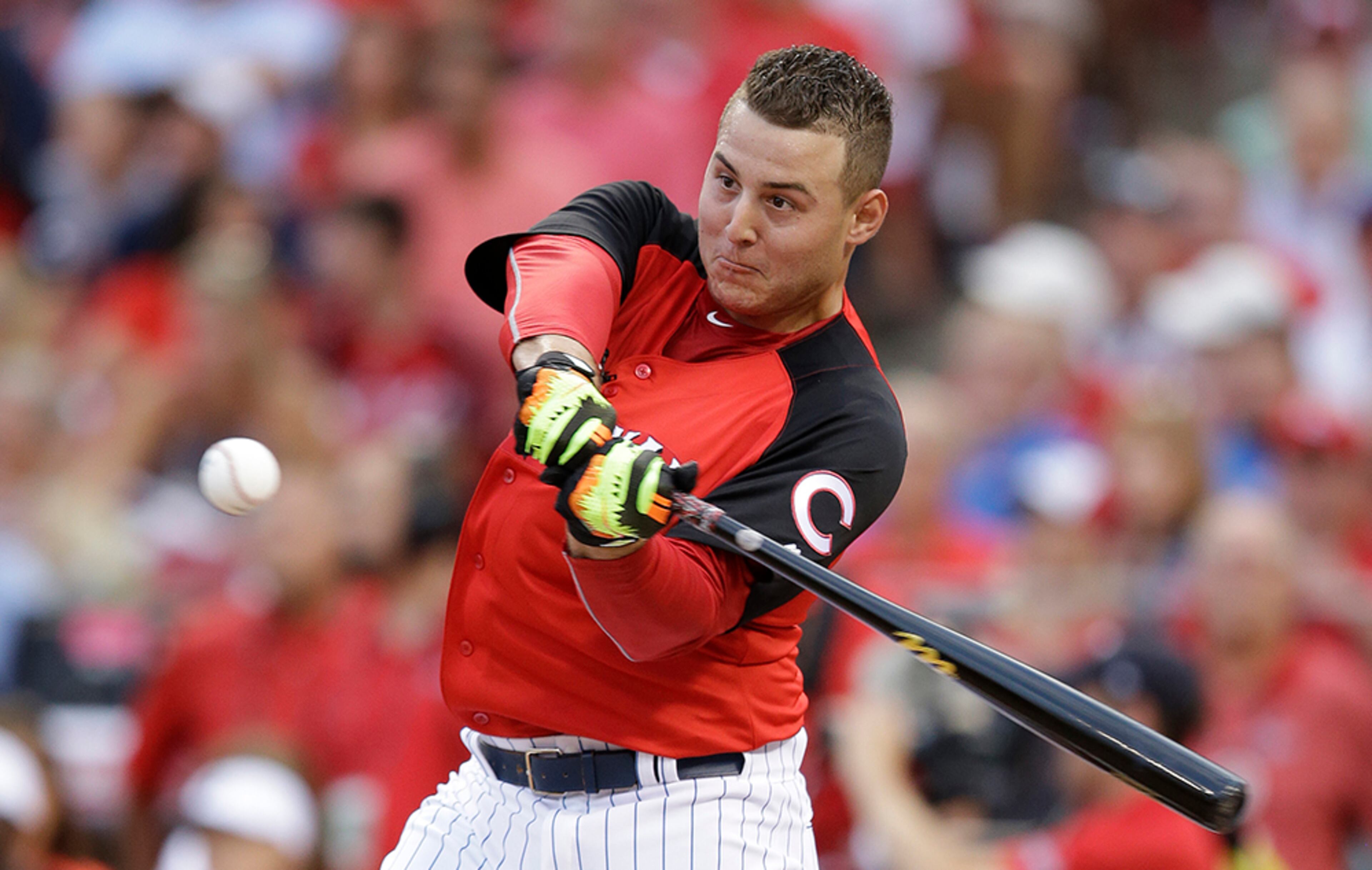 National League’s Anthony Rizzo, of the Chicago Cubs, hits during the MLB All-Star baseball Home Run Derby, Monday, July 13, 2015, in Cincinnati.