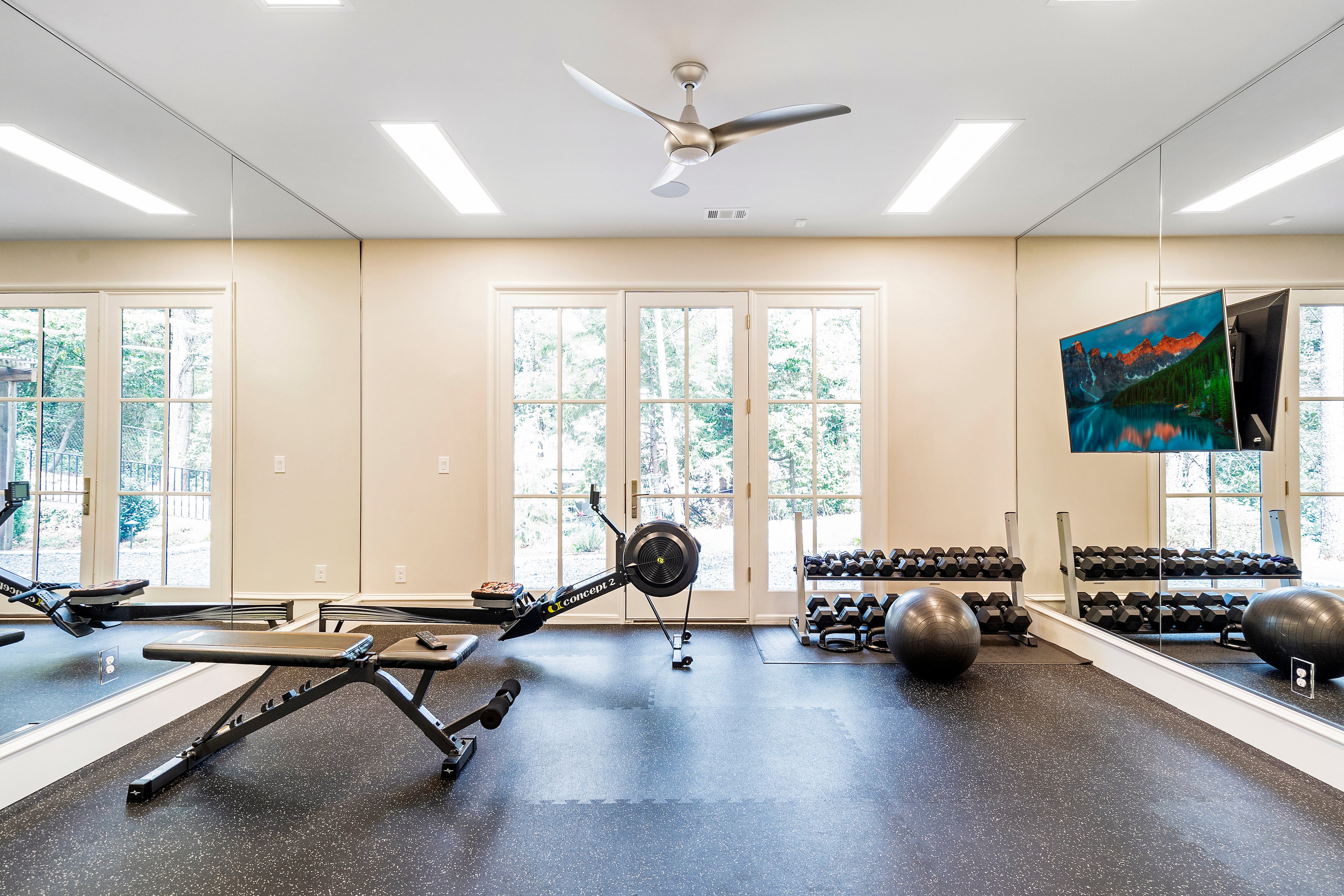 The full gym in the basement.