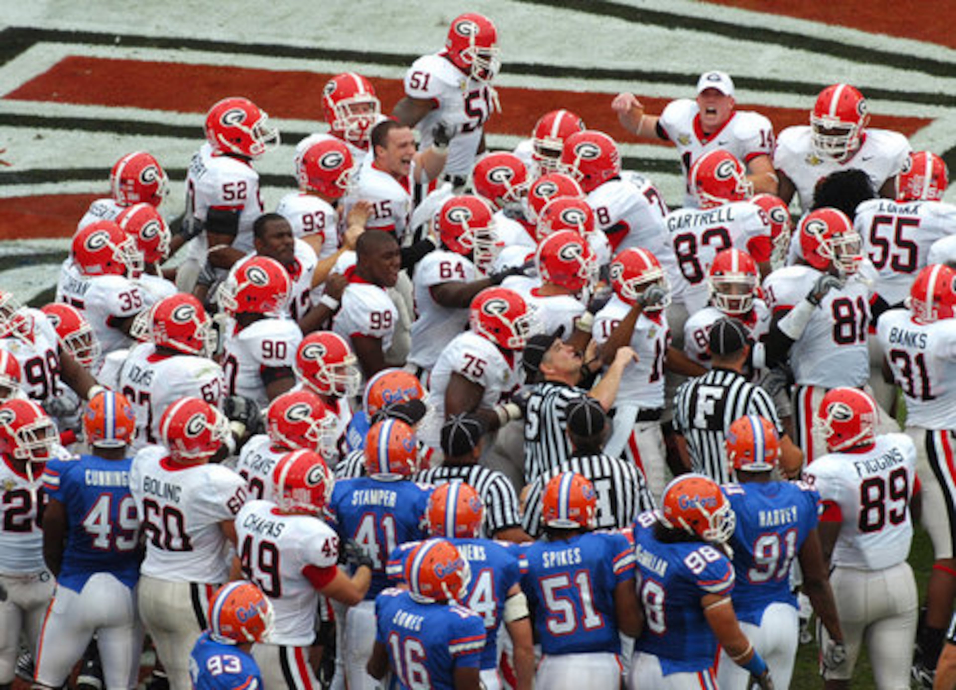 2007, GEORGIA 42-FLORIDA 30: Georgia struck first and the entire Georgia team left the sideline for a mass-celebration in the Gator end zone. The Bulldogs and Gators would score a few more times - with each team scoring 30 or more in the same game for the first time in series history.