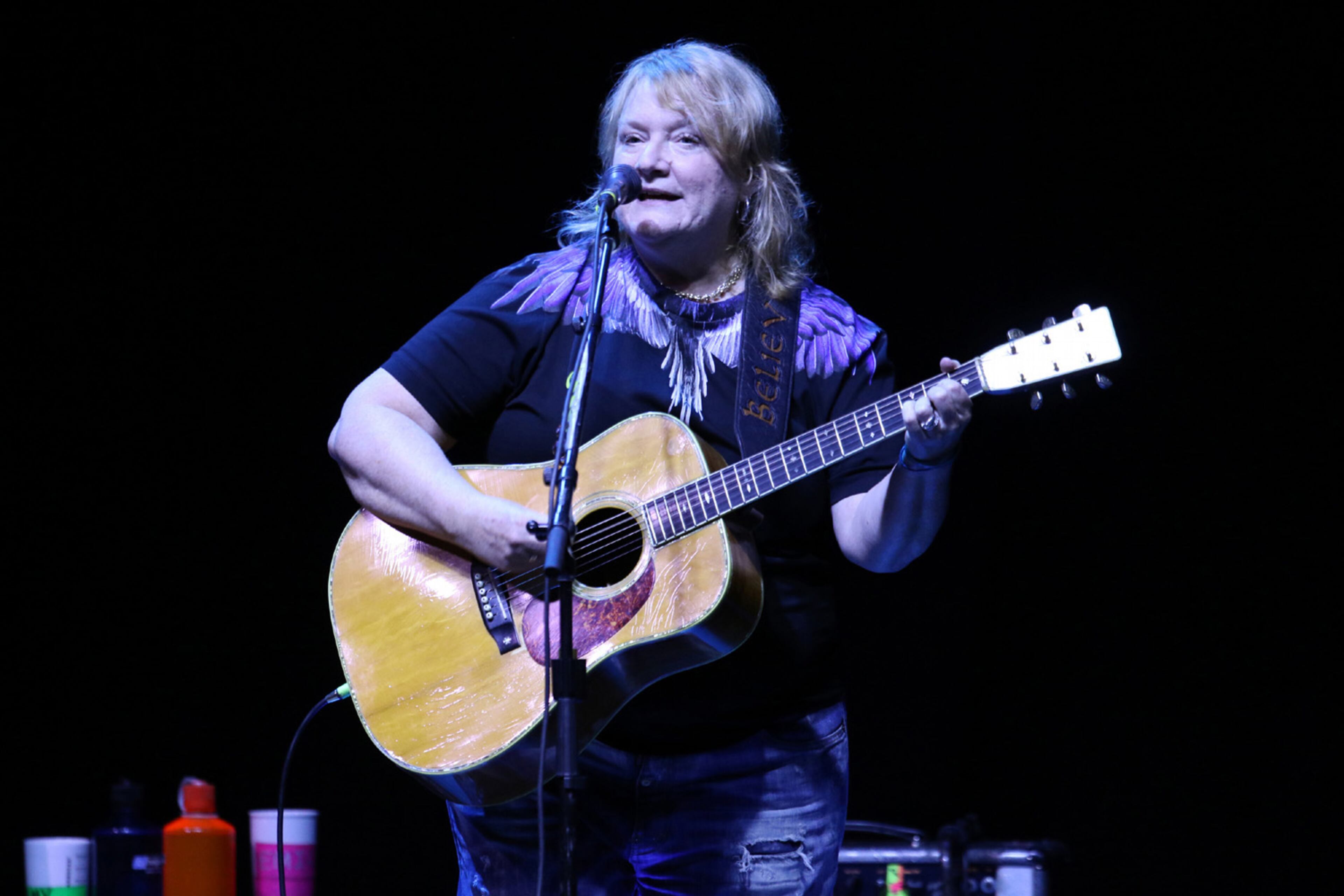 Atlanta's Indigo Girls performed on Thursday night, June 9 at Cadence Bank Amphitheatre at Chastain Park.
Robb Cohen for the Atlanta Journal-Constitution