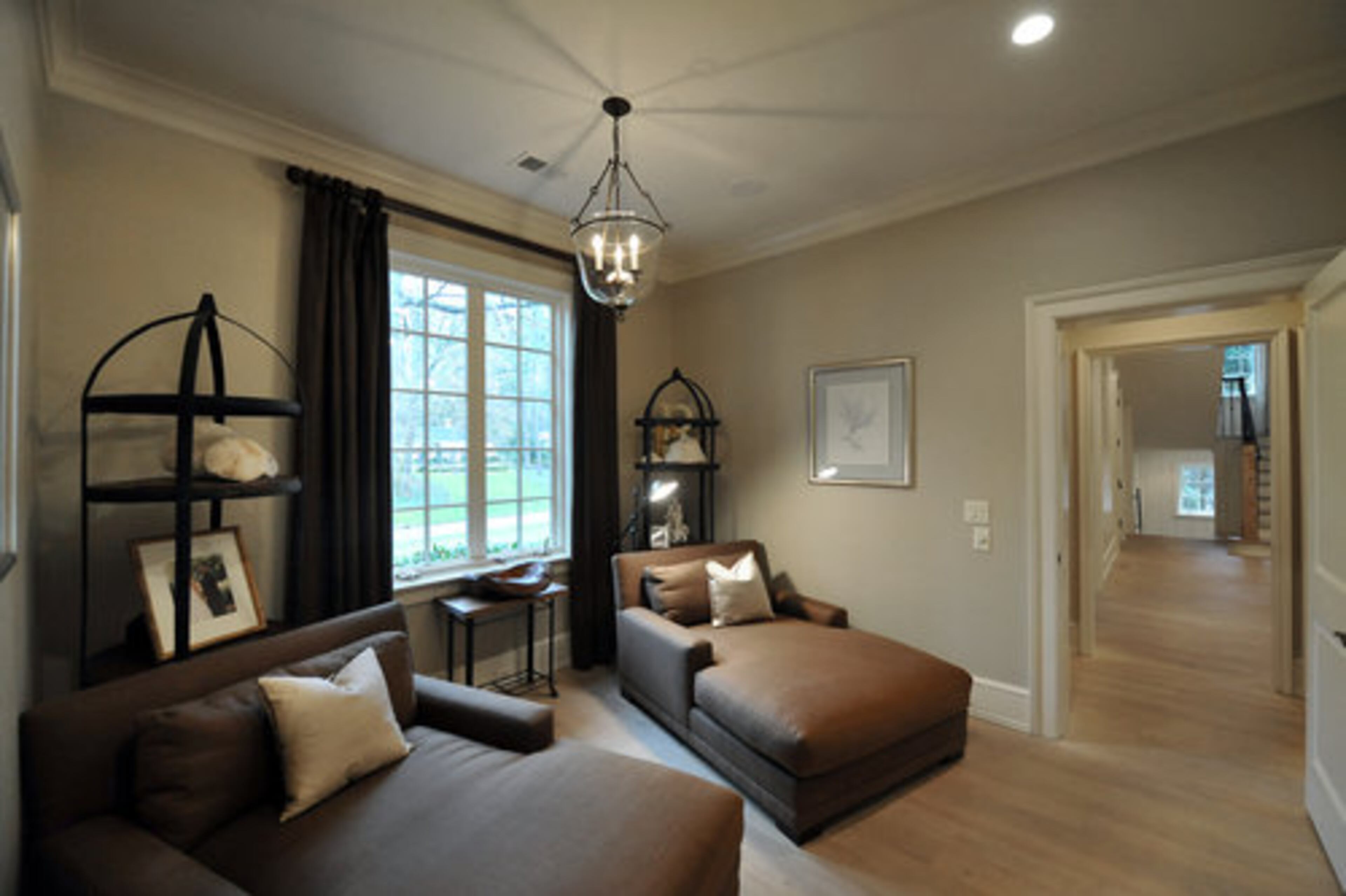 The Rovners converted an office space off the master bedroom into a relaxing sitting area.