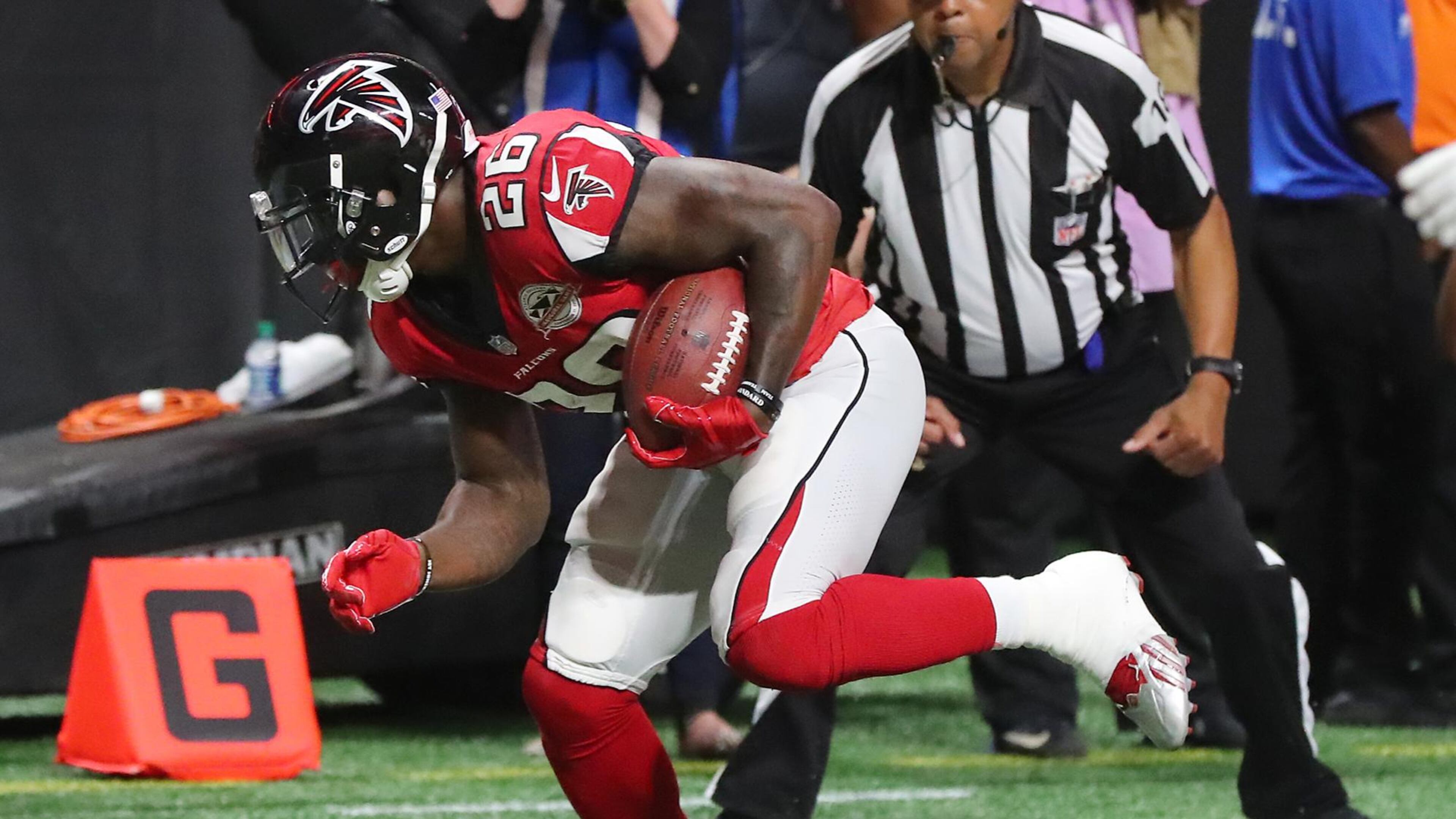 September 17, 2017 Atlanta: Falconsrunning back Tevin Coleman scores a touchdown for a 24-7 lead over the Packers during the second quarter in a NFL football game on Sunday, September 17, 2017, in Atlanta. Curtis Compton/ccompton@ajc.com