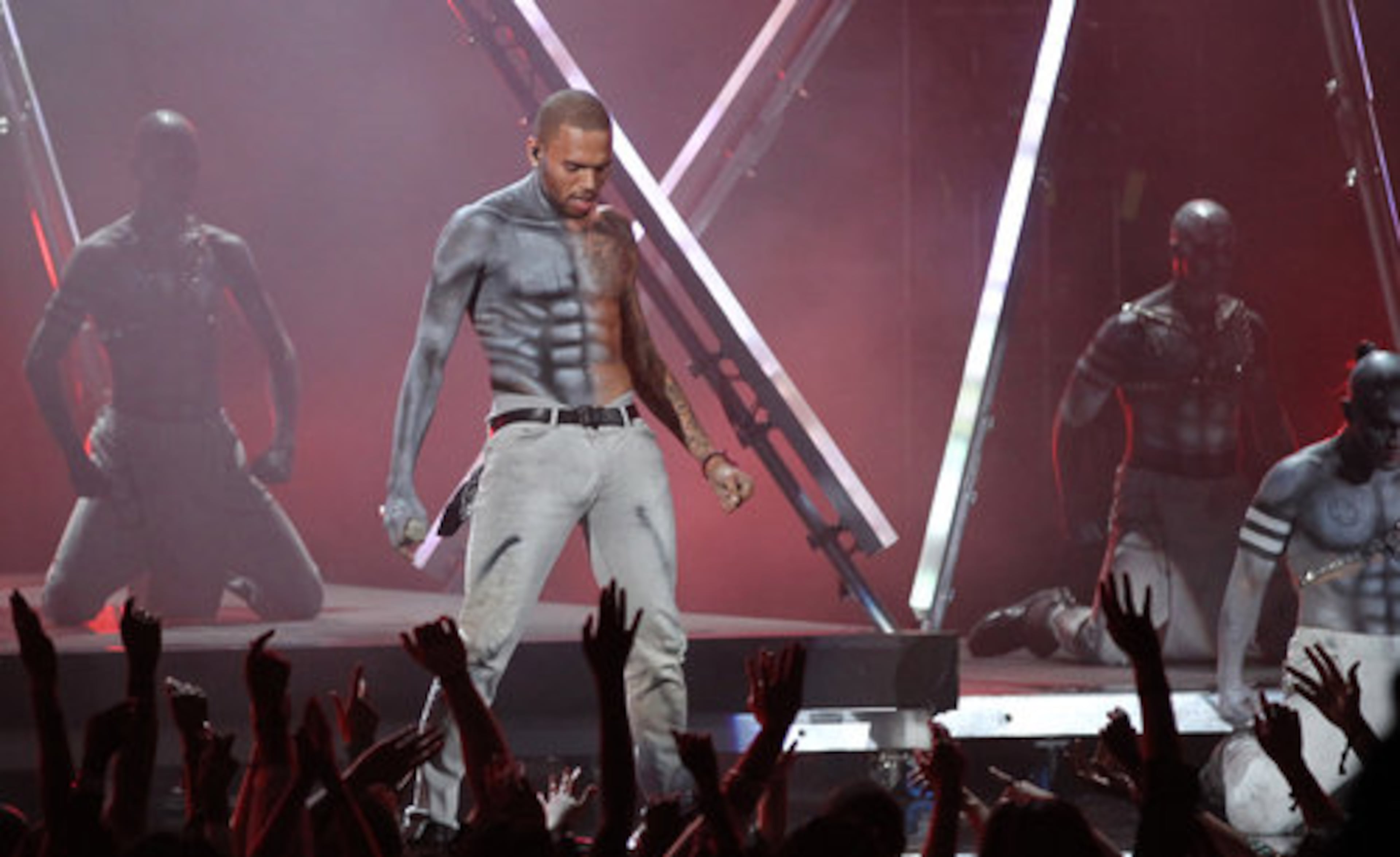 Chris Brown performed in his first televised appearance since last month's New York City nightclub brawl. Brown also was a double winner taking home the trophy for best male R&B artist and the Fandemonium Award.